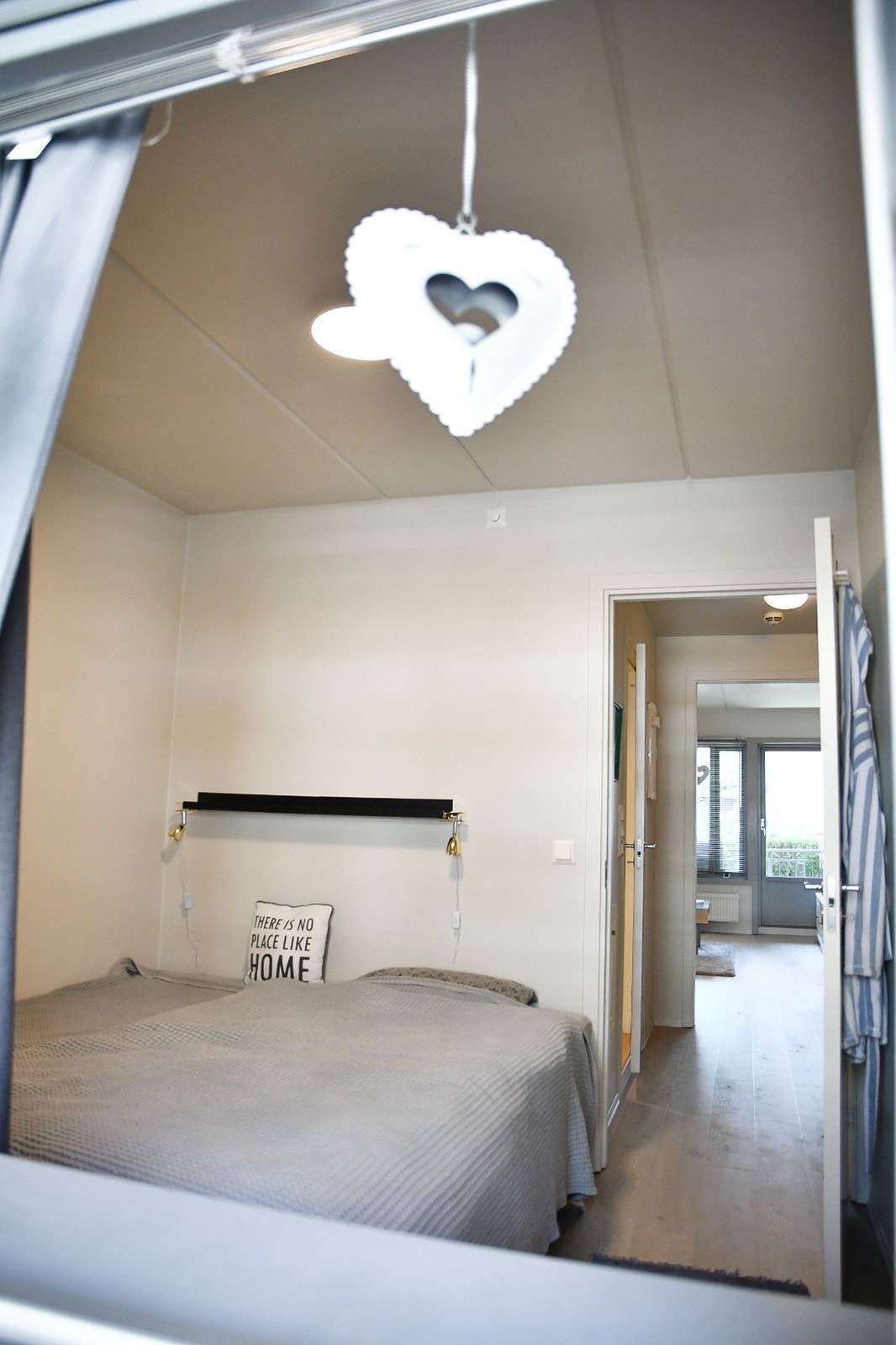 Det er plass til opp til 180 seng på soverommet Galleribilde