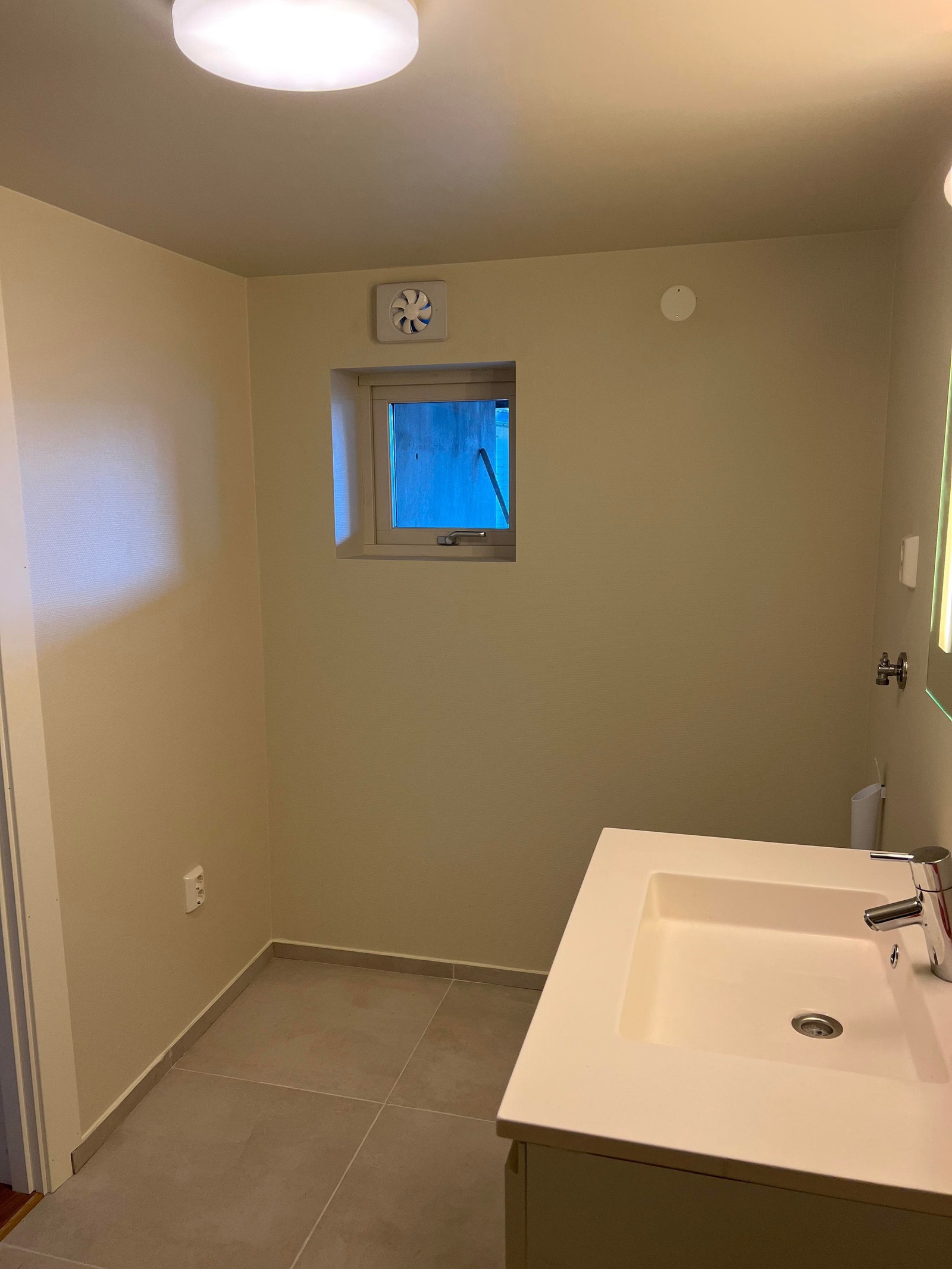 Bad med opplegg til vaskemaskin Galleribilde