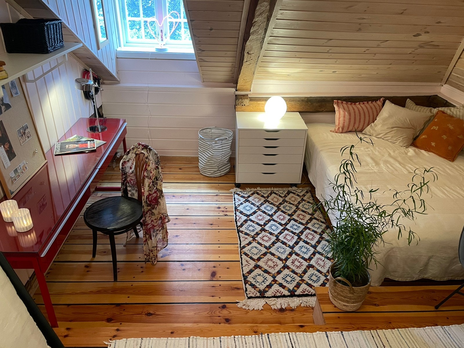 Hybel 3: utleid Galleribilde