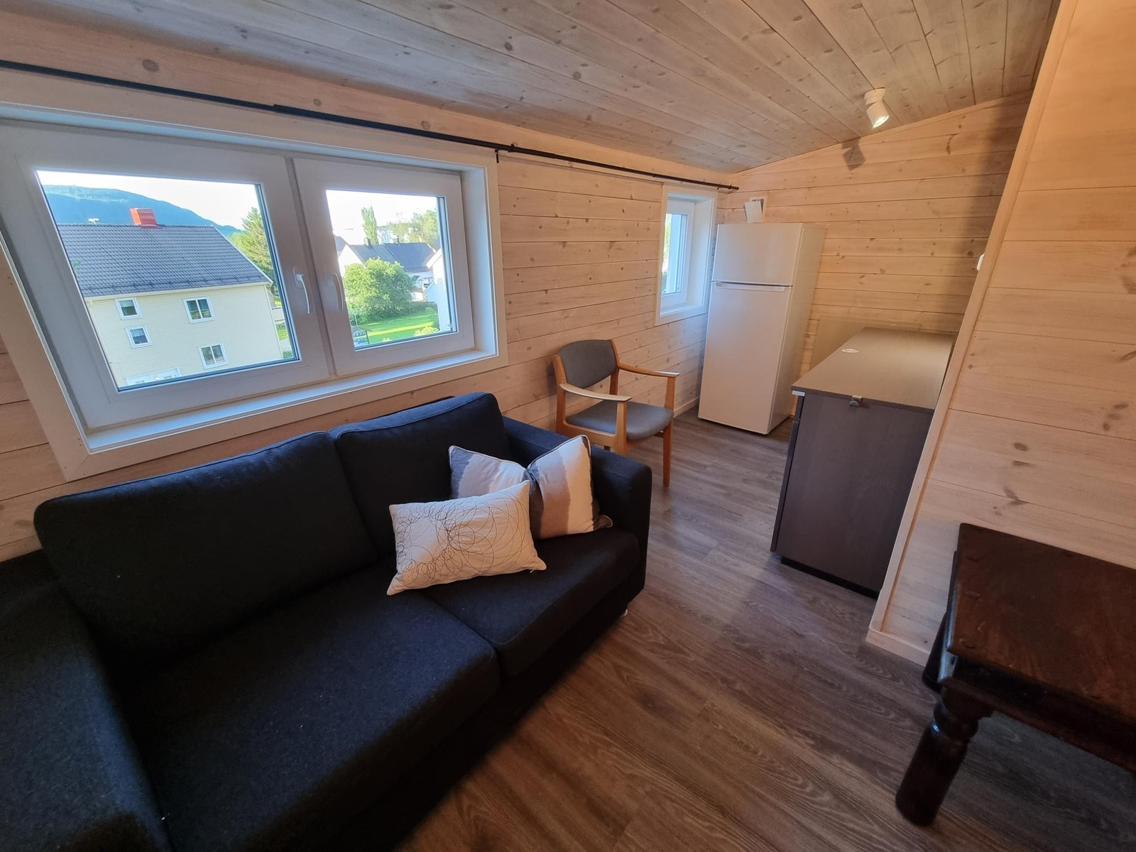 Loftsstue/oppholdsrom (vannboren varme i golv) Galleribilde