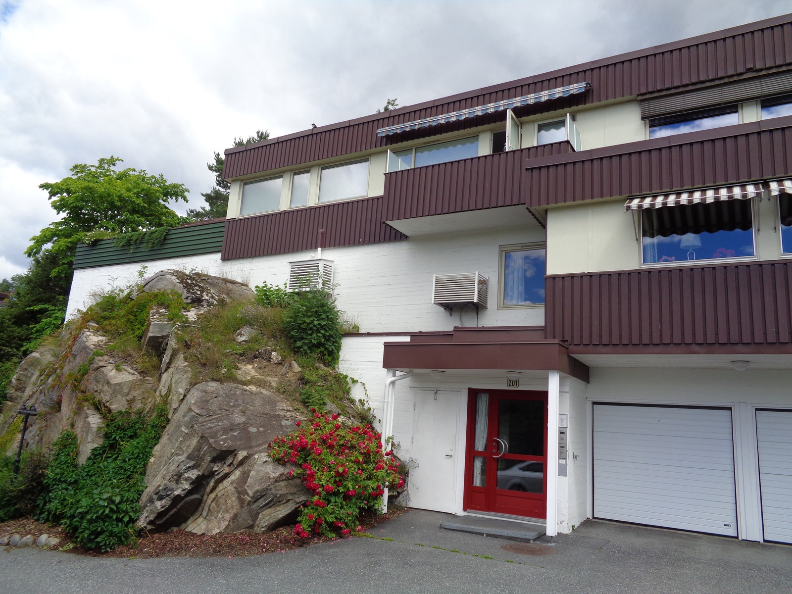 Langhus Terrasse. Galleribilde