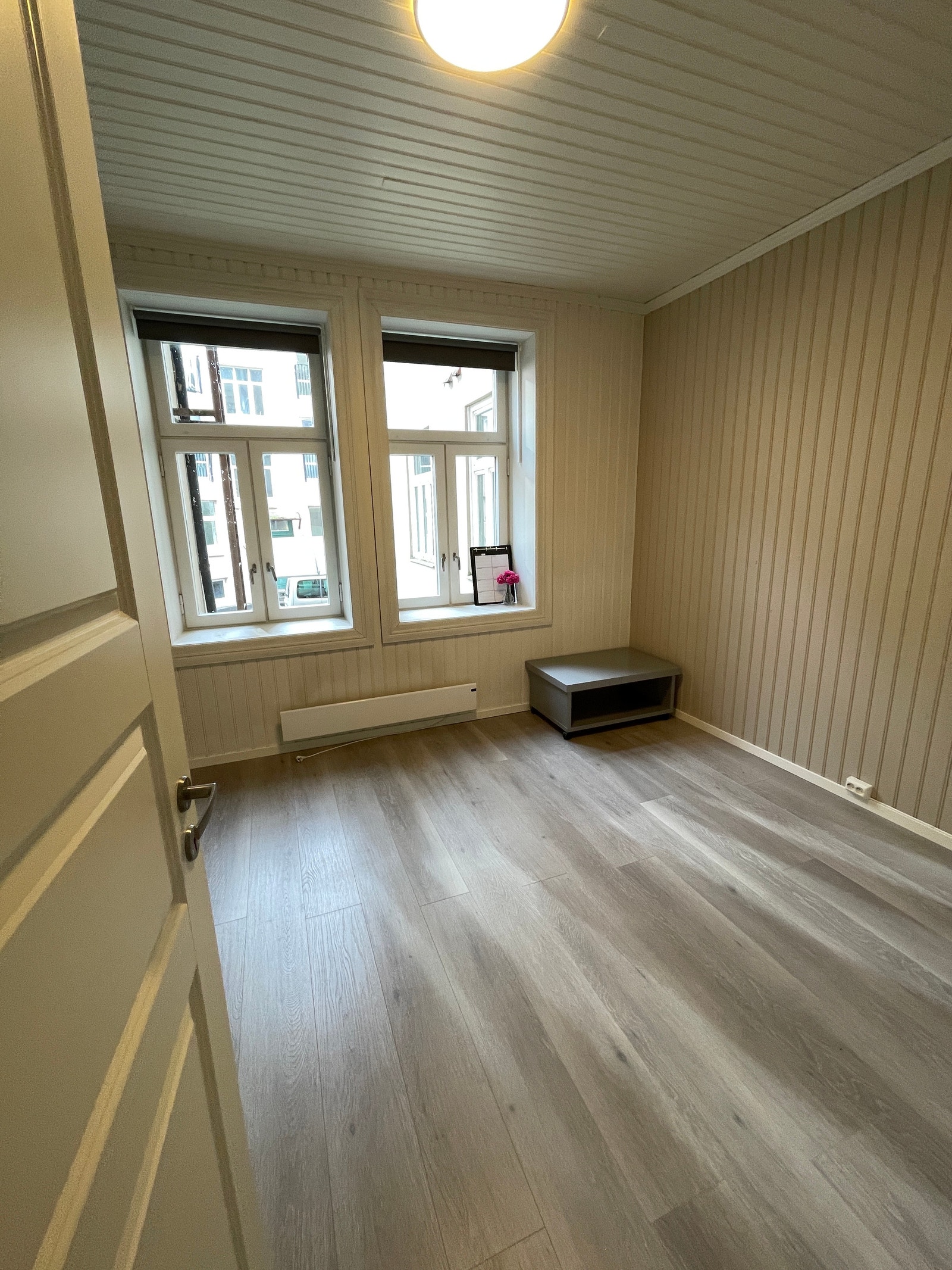 Rom 2 - Det er seng og garderobeskap i alle soverom Galleribilde