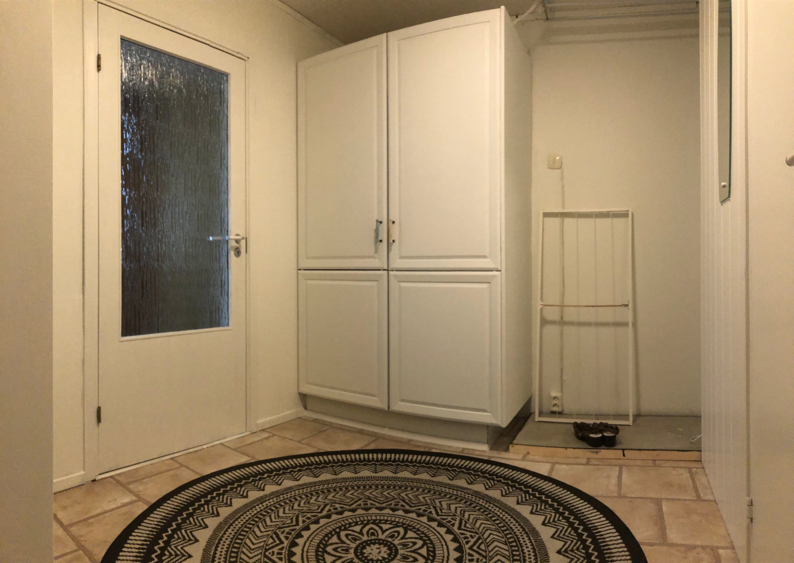 Yttergang med skap til alle Galleribilde