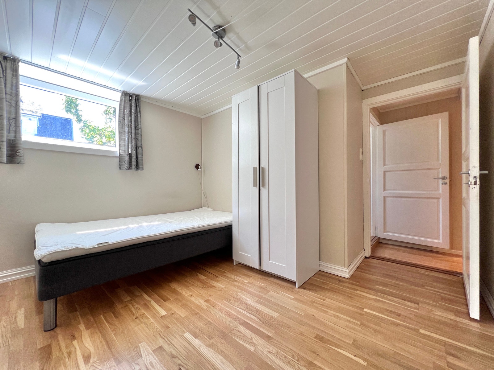 Soverom, stort Galleribilde