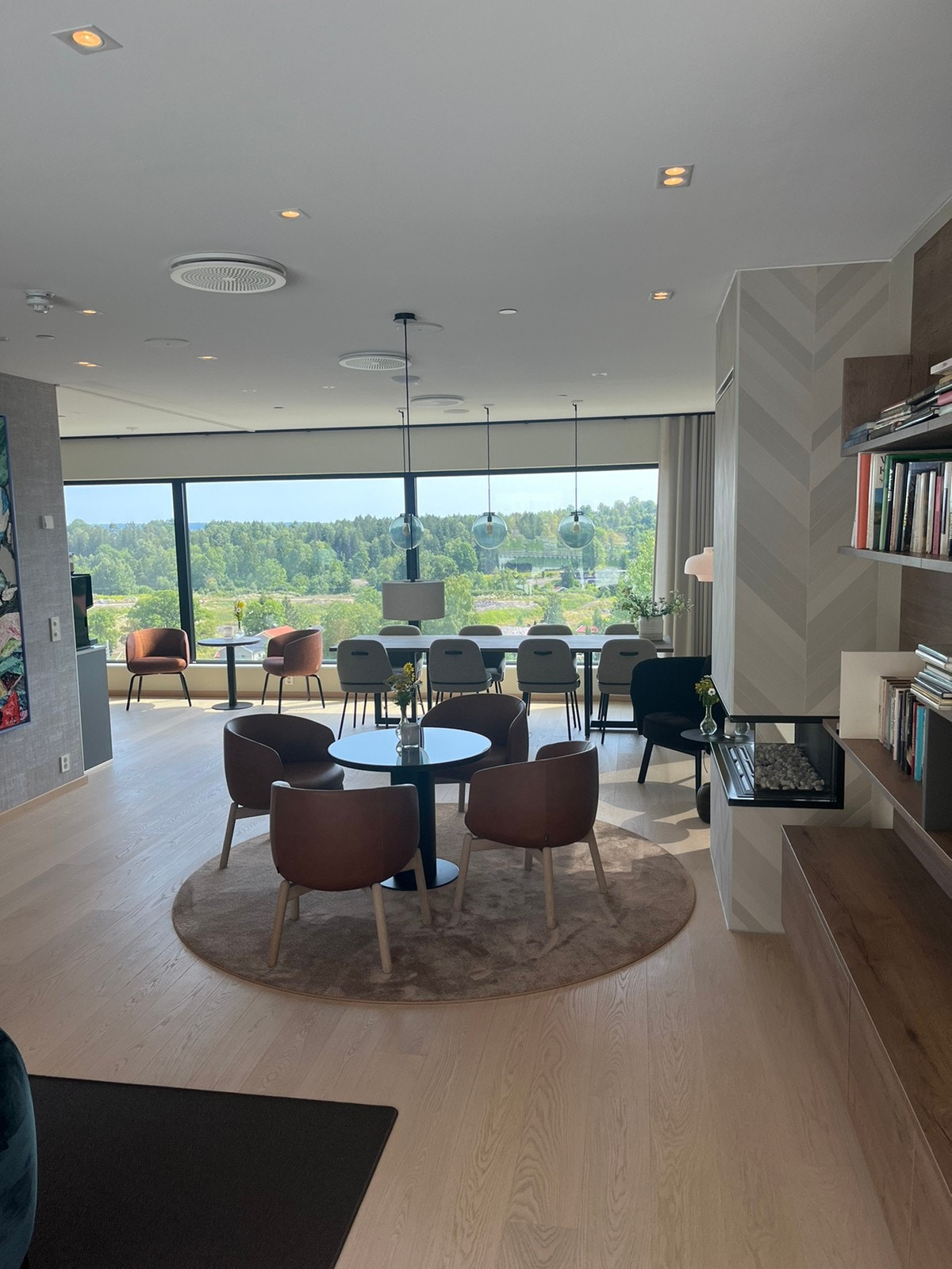 Fellesområde/Resepsjon/Bibliotek Galleribilde
