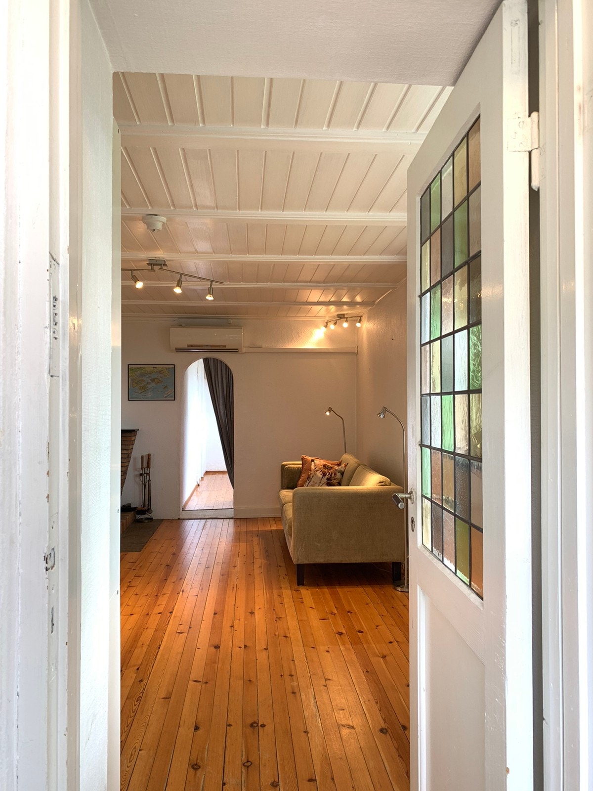 Inn neste dør Galleribilde