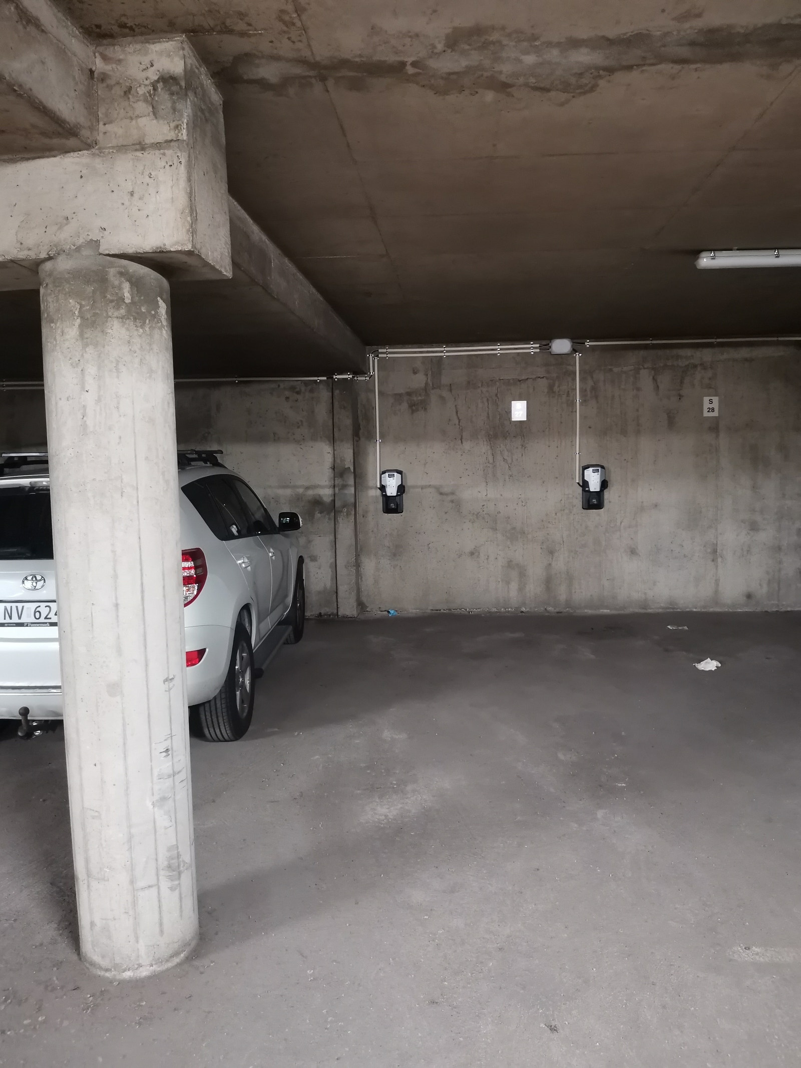 Parkeringsplass S27, 2.10x6.30 m Galleribilde