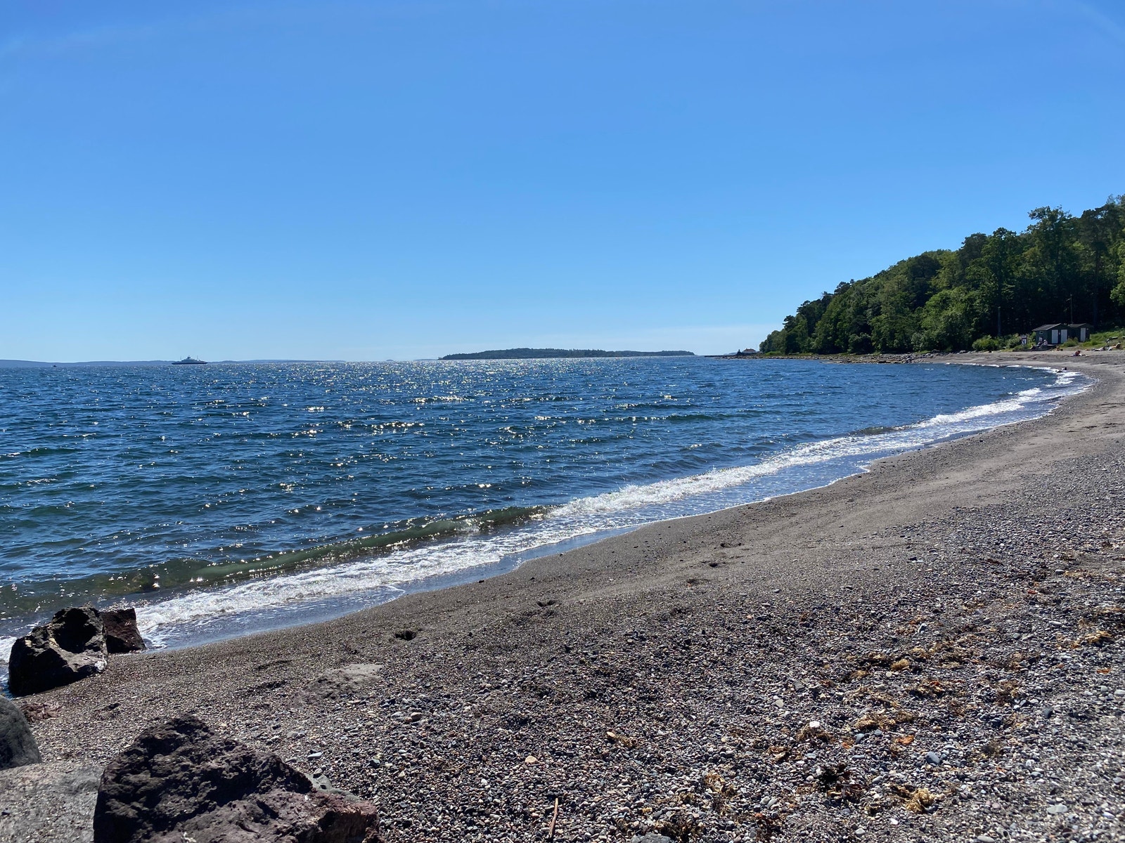 Det er kort vei til nærmeste strand, men det er også andre strender i nærområdet. Galleribilde