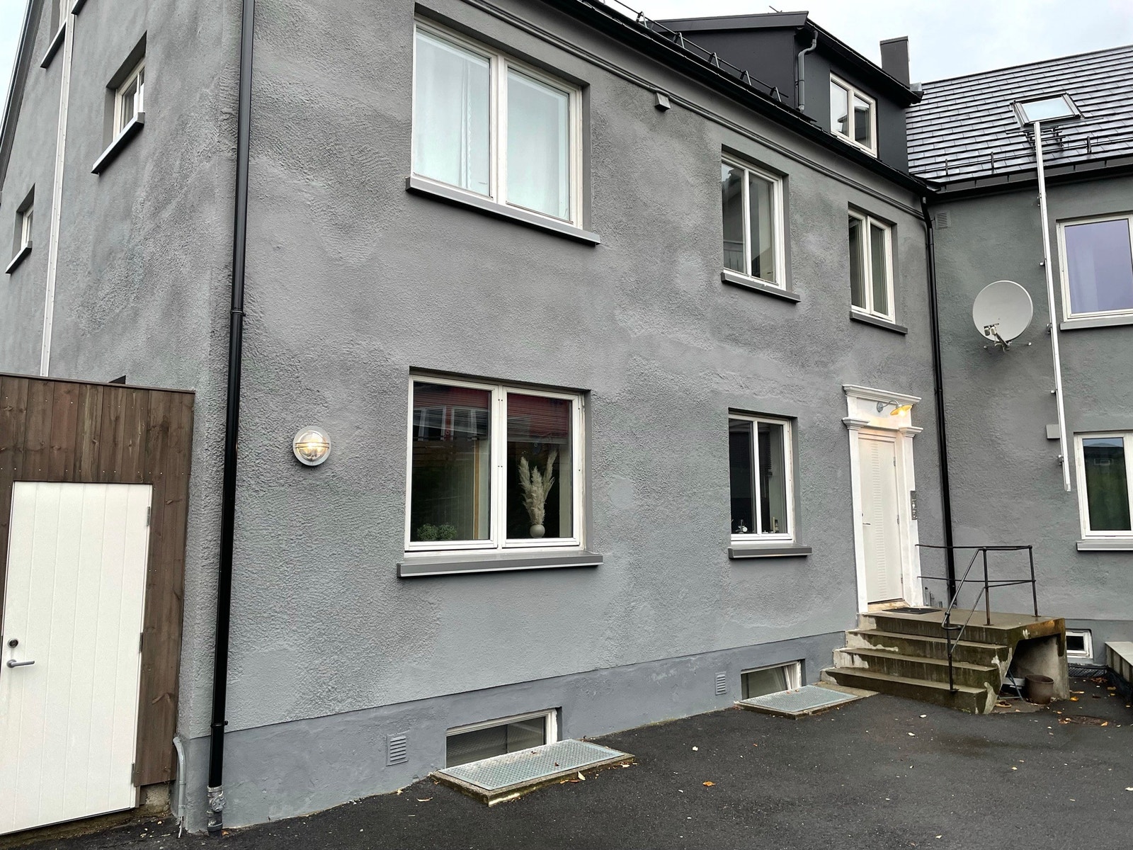 Bakgården Galleribilde