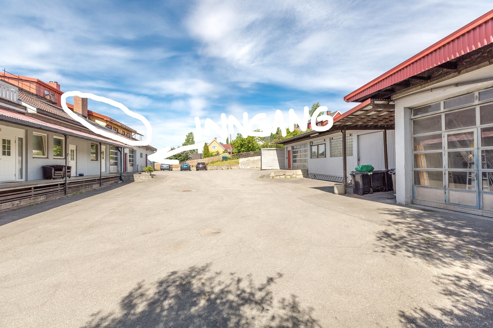 Uterom med parkering Galleribilde