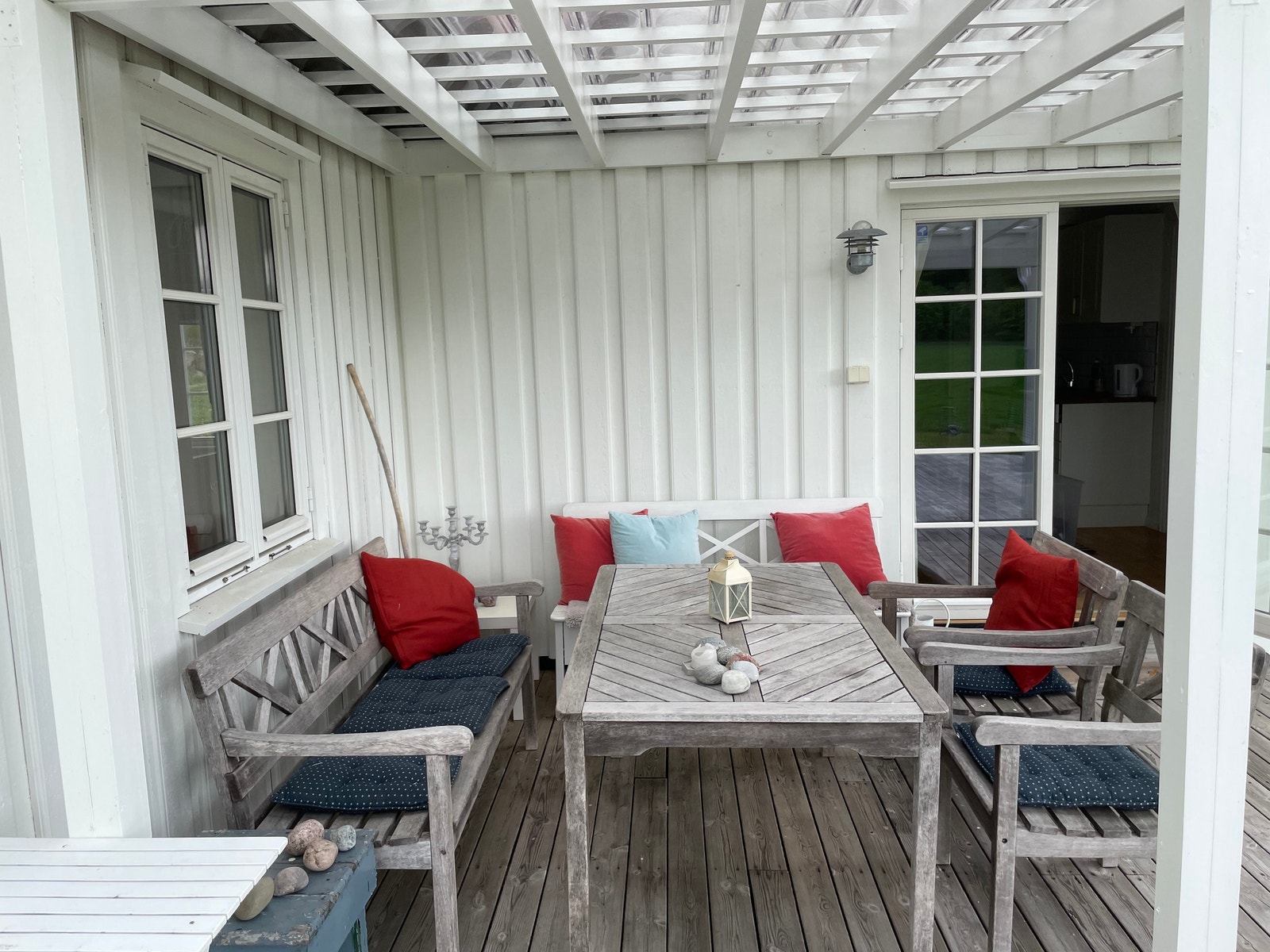 koselig terrasse med sittegruppe Galleribilde