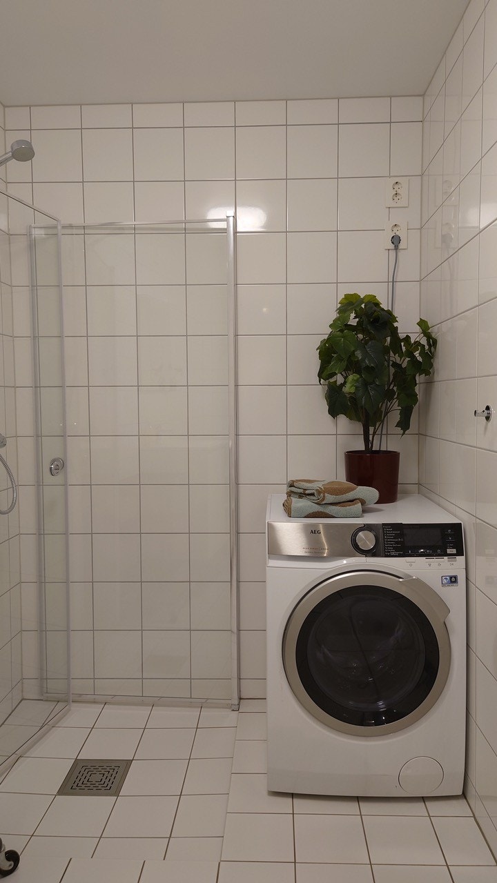 Bad med kombi vask/tørk. Galleribilde