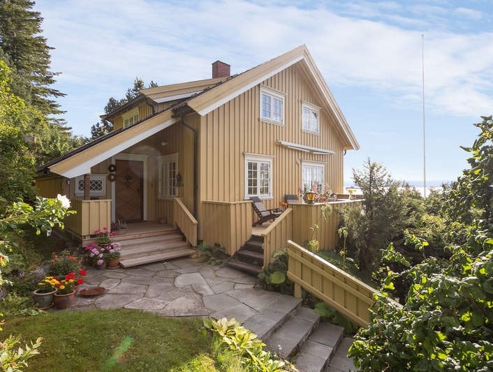 Hus inngangsparti Galleribilde