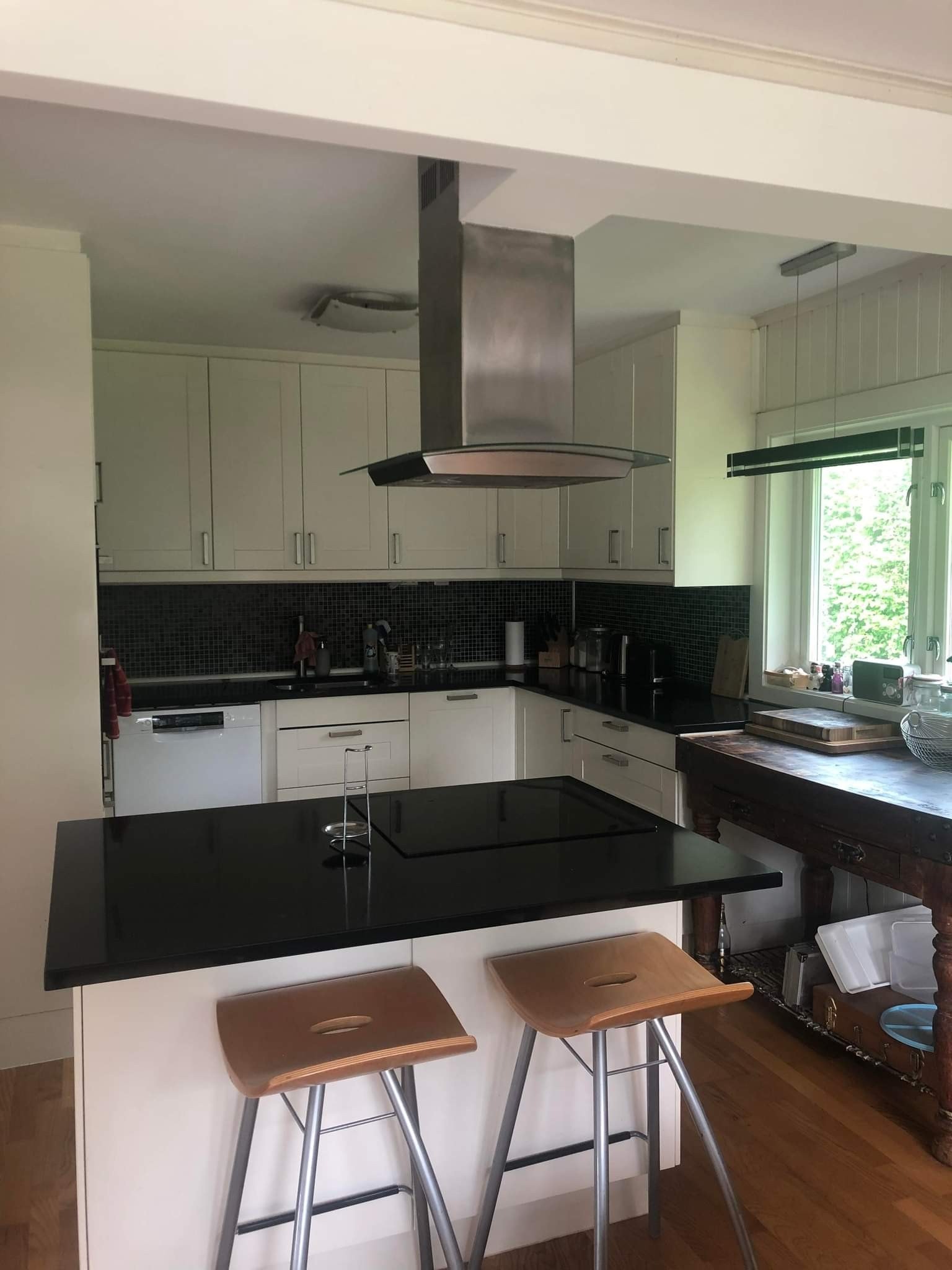 Kjøkken me kokeøy Galleribilde