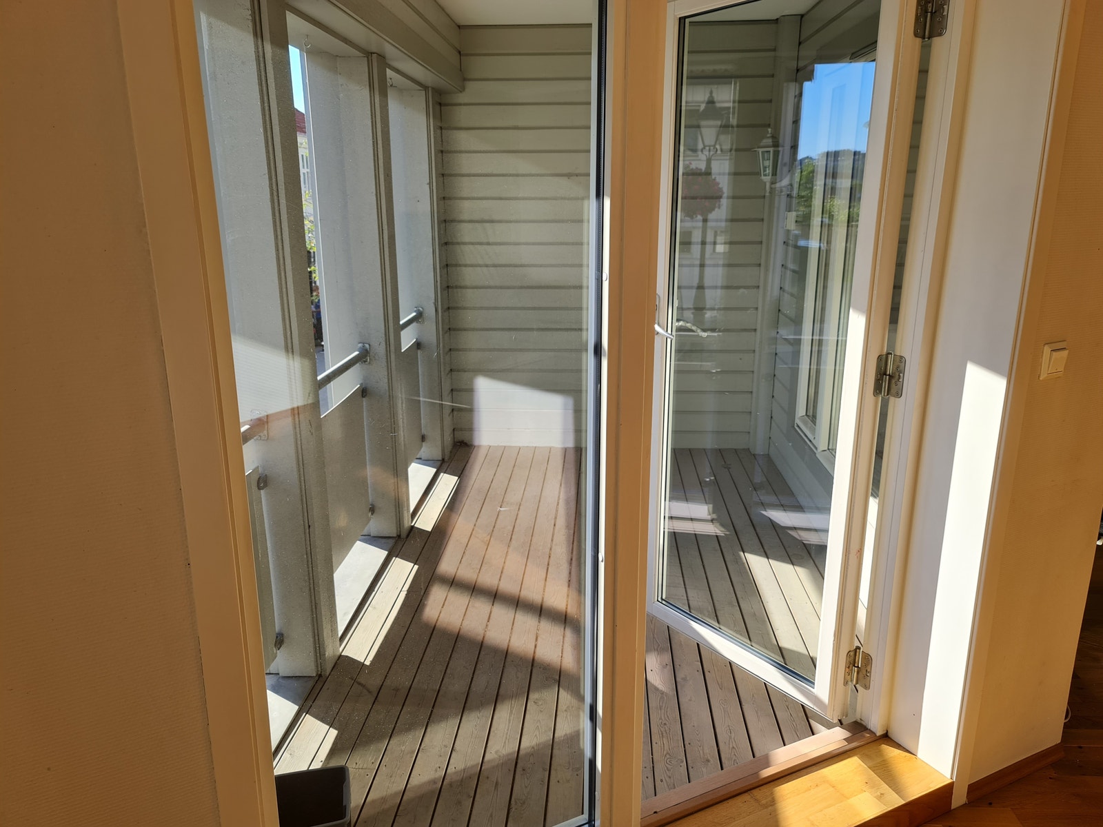 Plass til liten sittegruppe på balkongen Galleribilde