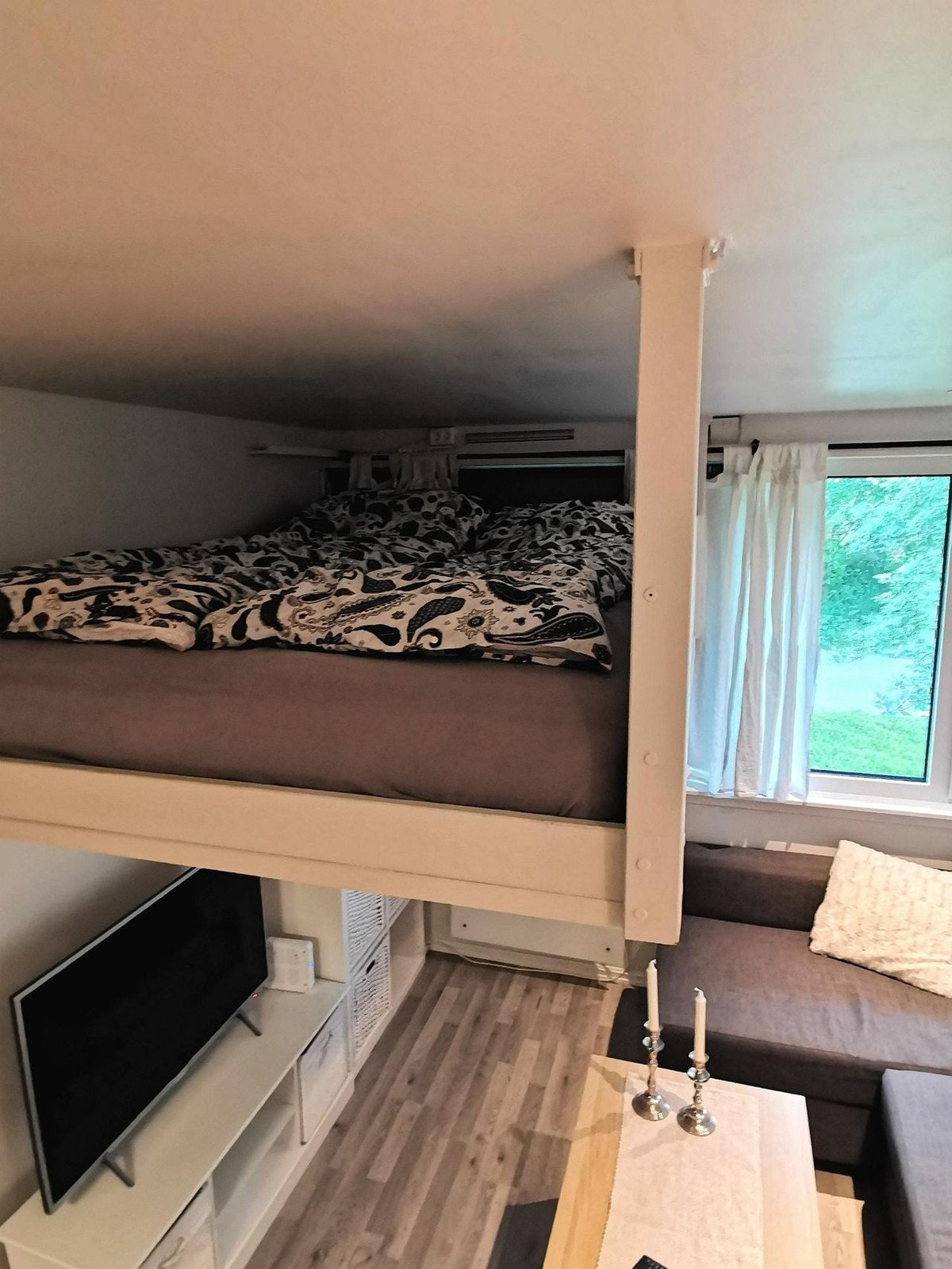 TV på bildet er ikke inkludert Galleribilde