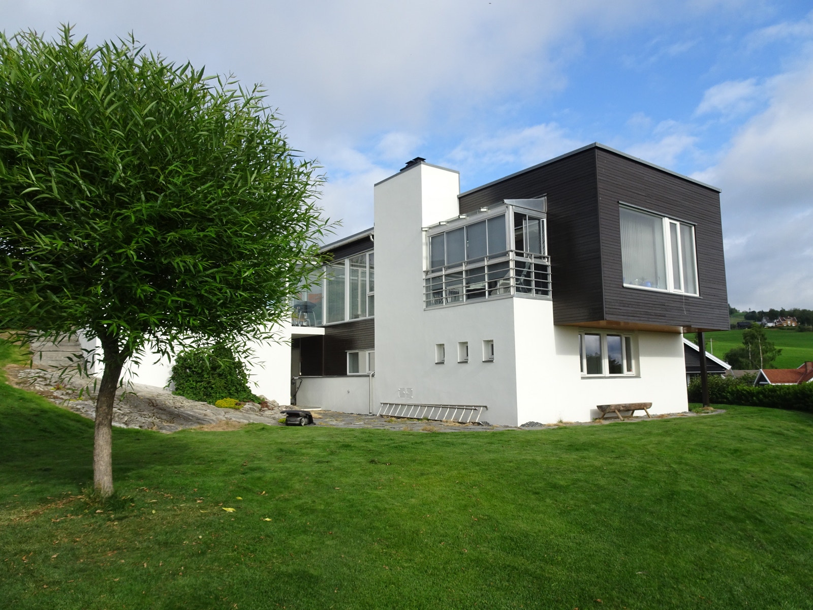 Hus og hage Galleribilde