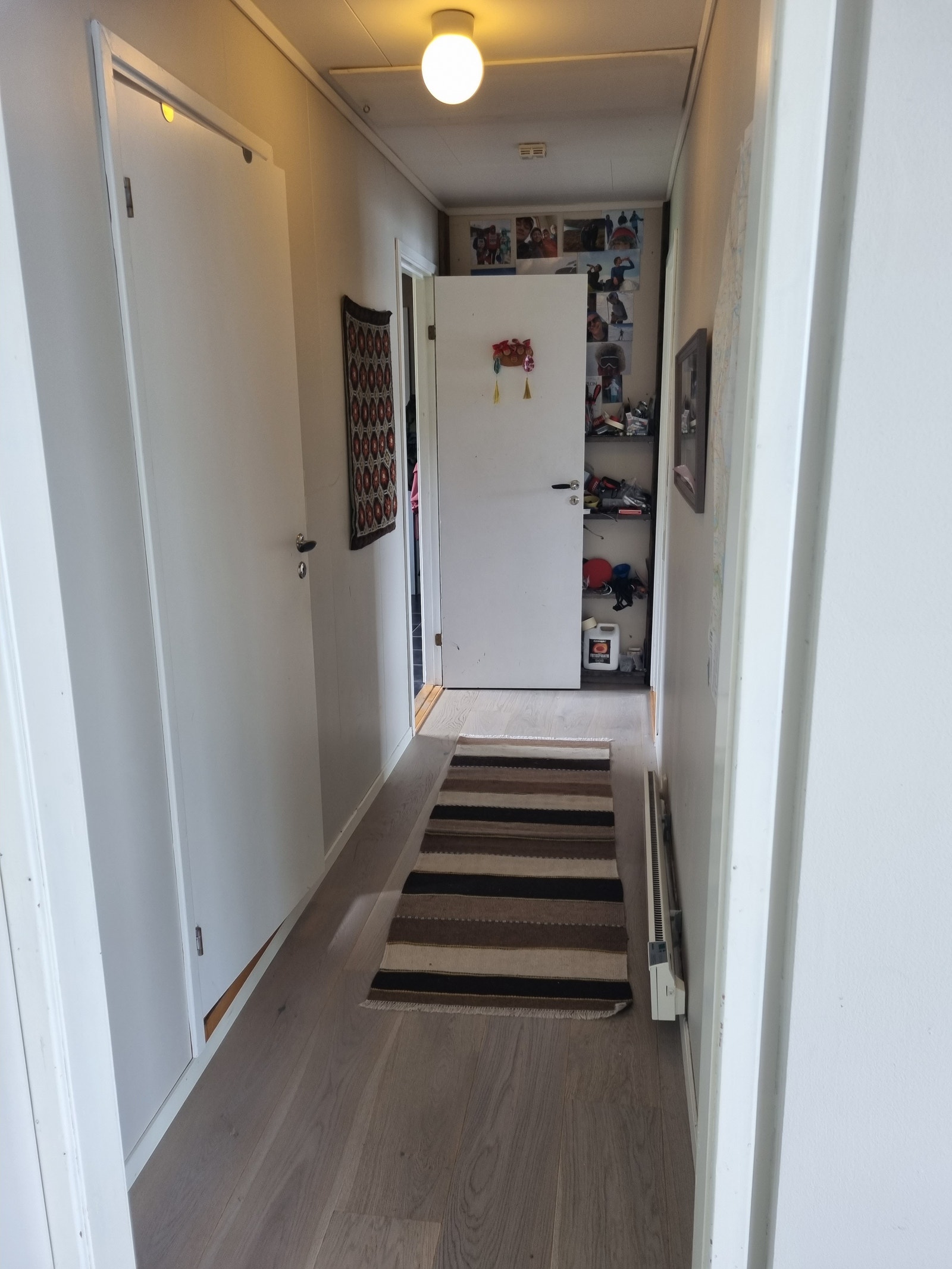 Gangen mellom soverom og stue. Galleribilde