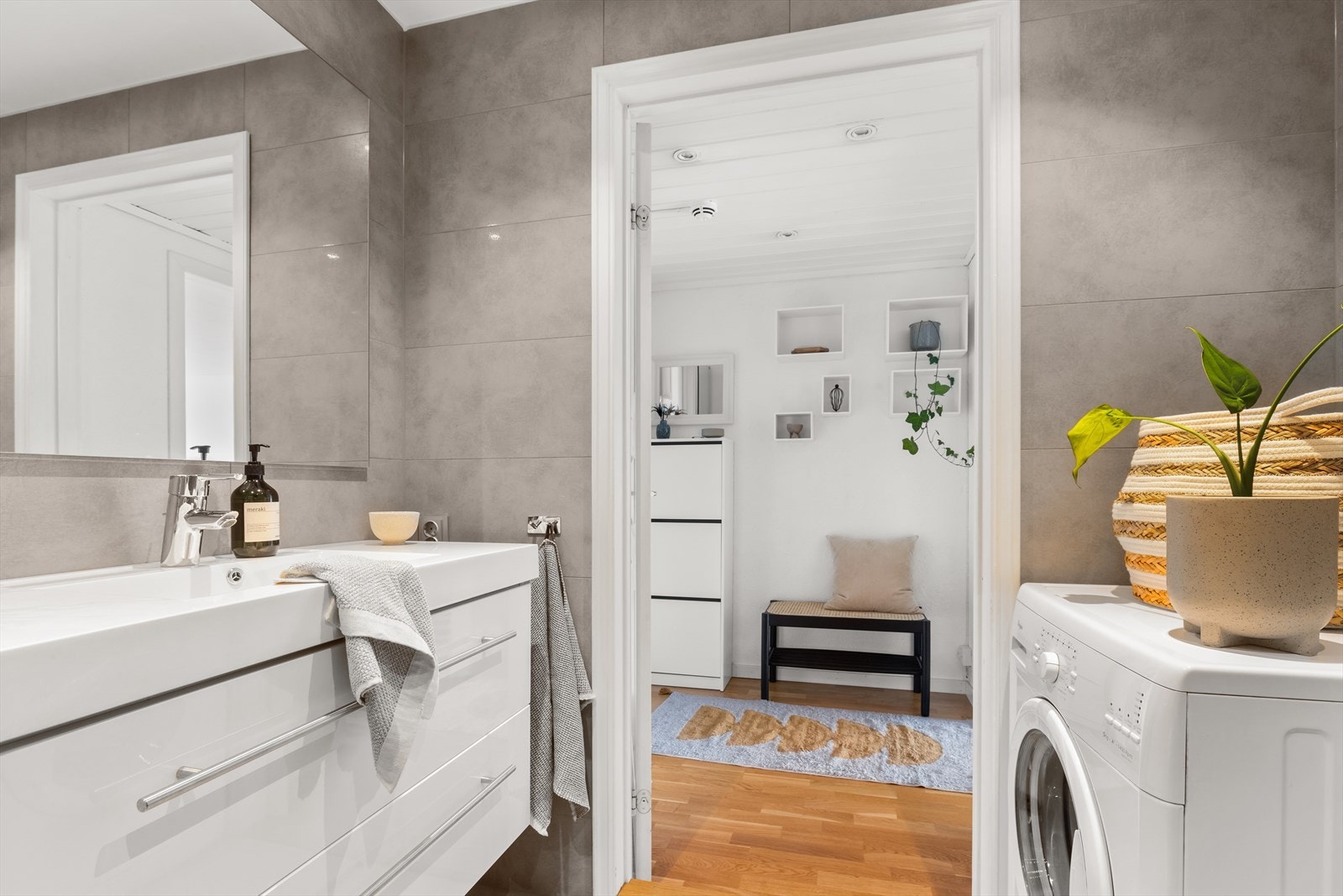 Opplegg og plass til vaskemaskin. Galleribilde