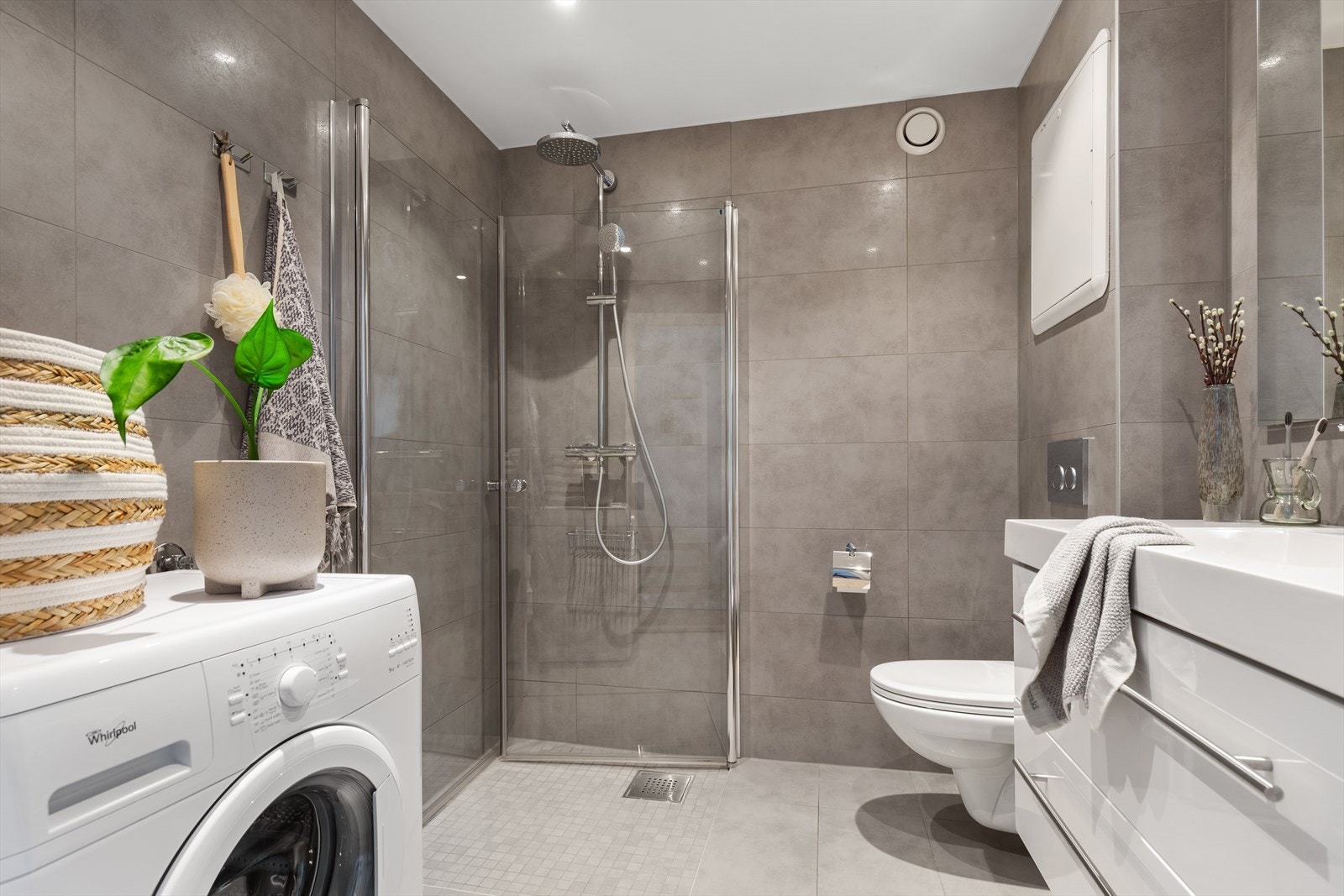 Pent flislagt baderom fra 2014. Galleribilde