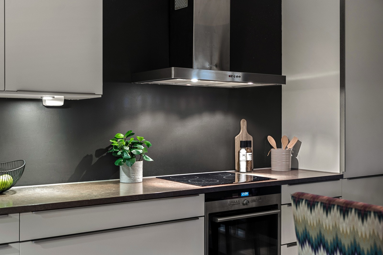 Kjøkkenet har medfølgende integrerte hvitevarer Galleribilde