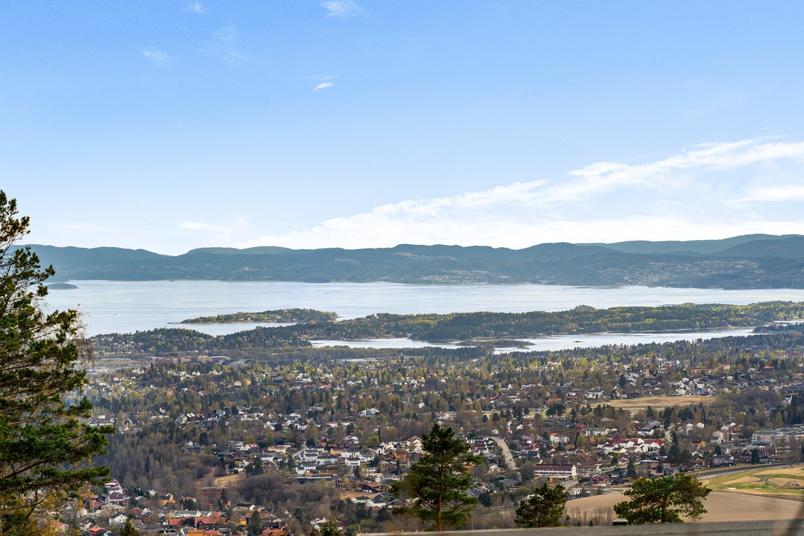 Nydelig utsikt ned mot Tigerstaden! Galleribilde