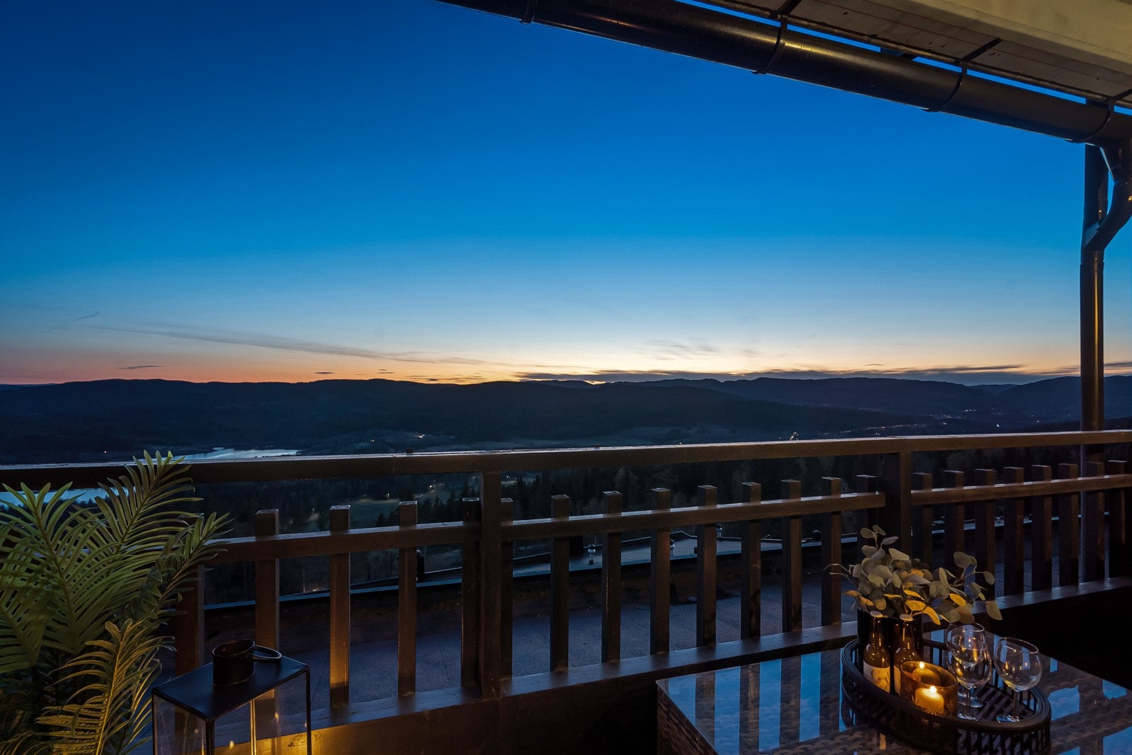 Holmenkollen solside Galleribilde