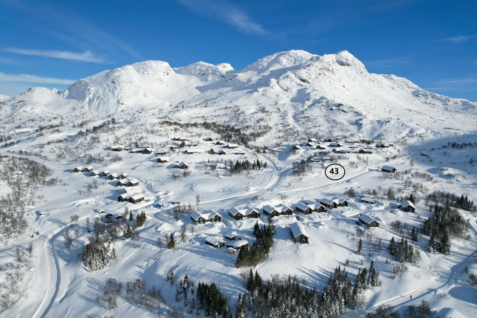 Her skal vi bygge hyttetypen Jagoskvæv. Tomt er avmerket på bilde Galleribilde