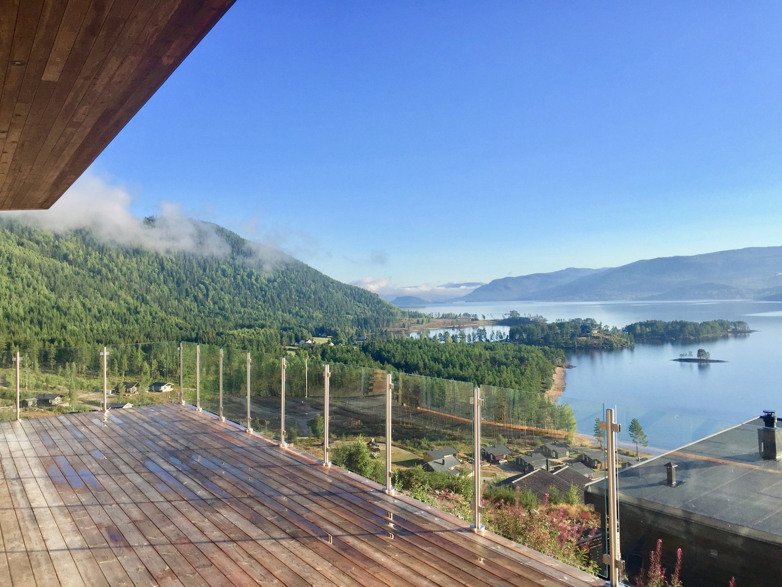 Utsikt fra en terrasse ved Nisser Hyttegrend Galleribilde