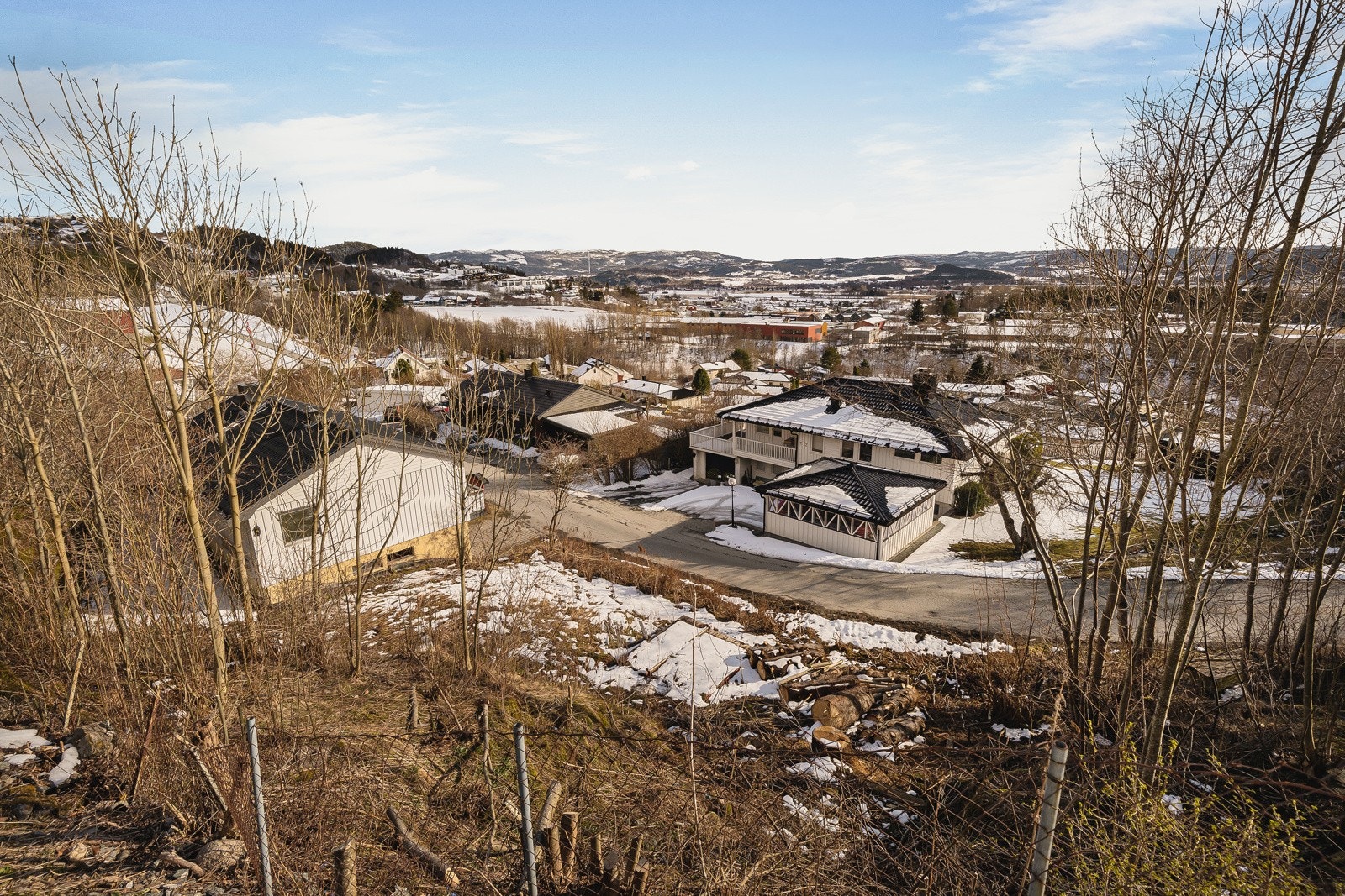 Det tillates en grad av utnytting inntil BYA= 45 % av netto tomt Galleribilde