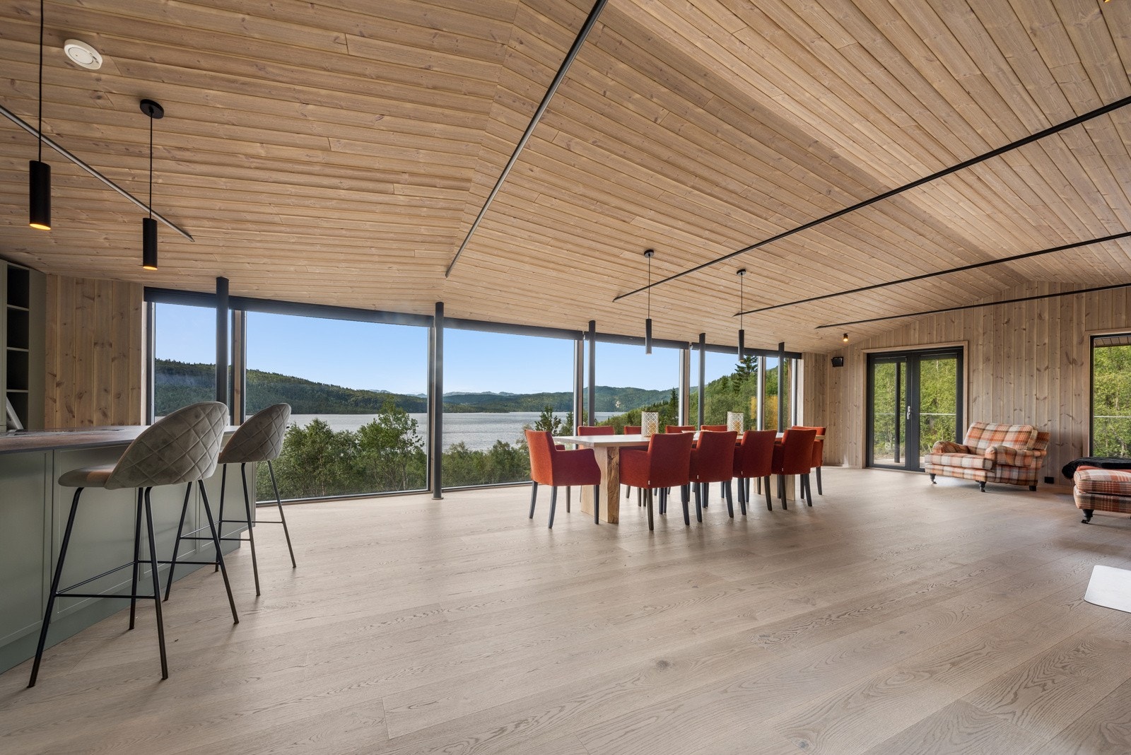 Lys og utsikt er stikkord for andre etasje Galleribilde