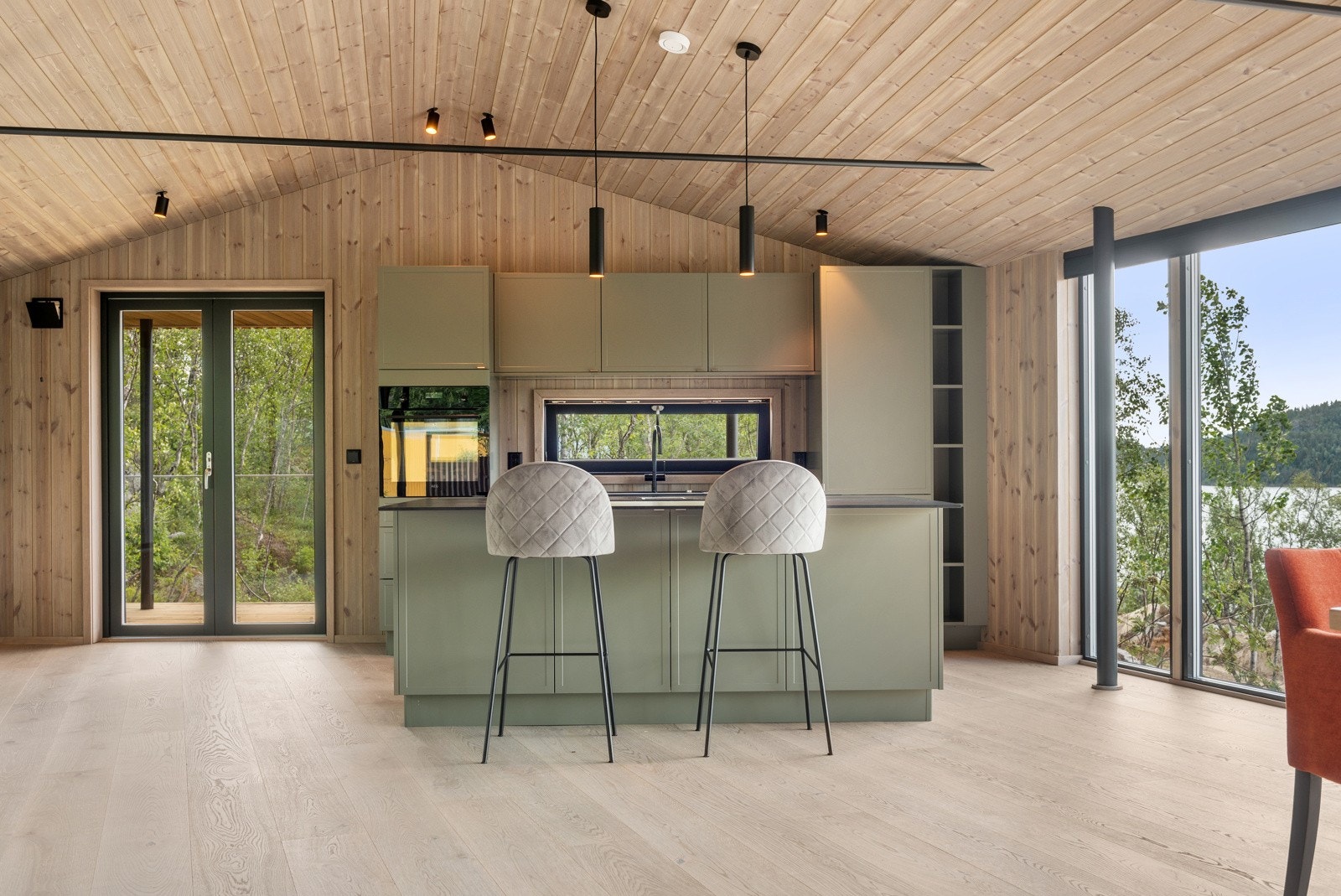 Kjøkkenet er levert av Sigdal/strai med innebygde hvitevarer Galleribilde