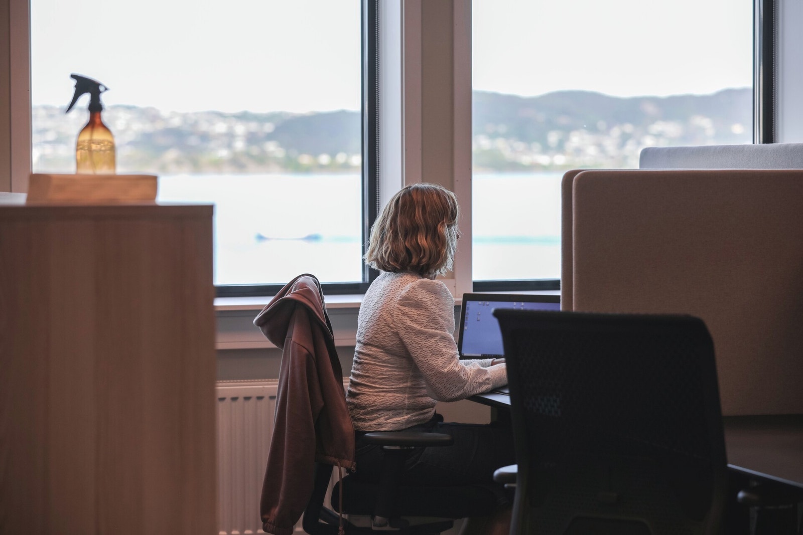 Gode arbeidsplasser med utsikt Galleribilde