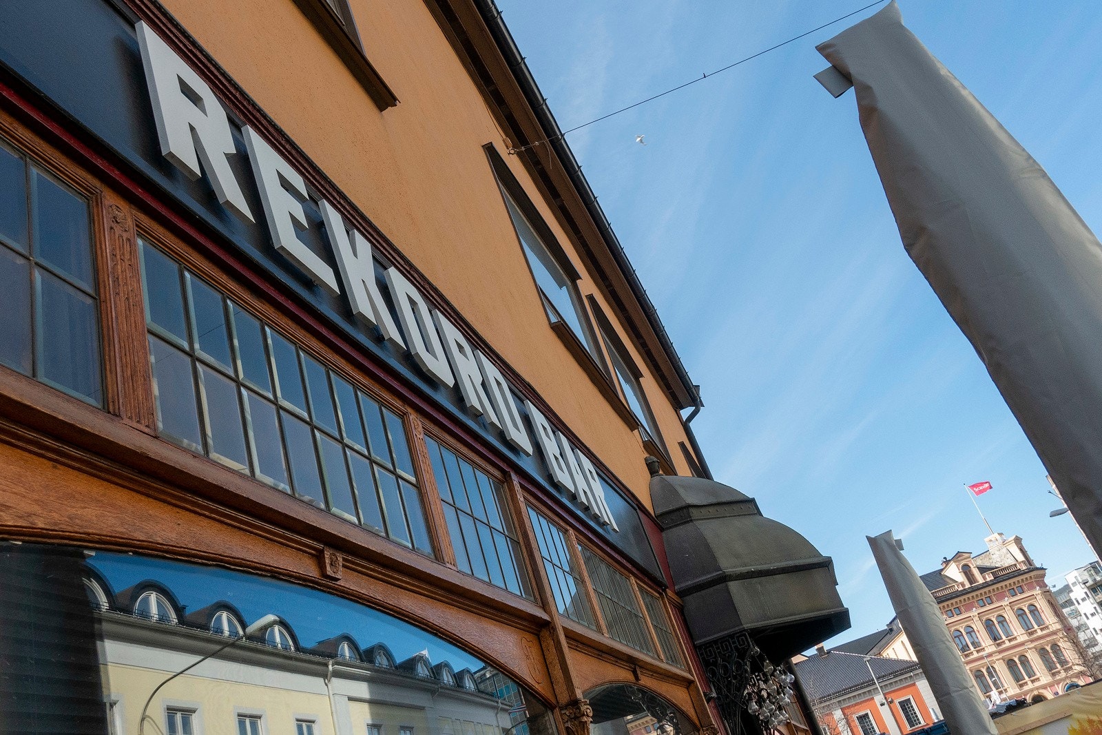 Bydelen har et pulserende uteliv, blant annet med Rekord Bar og Union Scene. Galleribilde