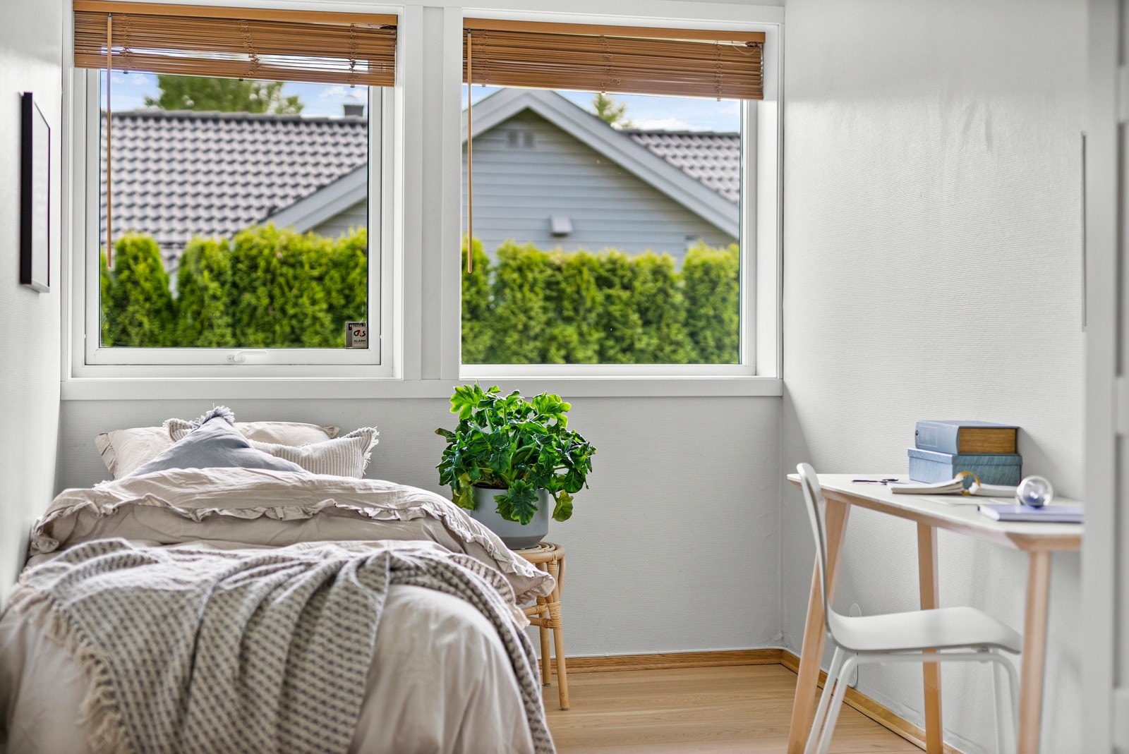 Alle soverom har garderobeløsning Galleribilde