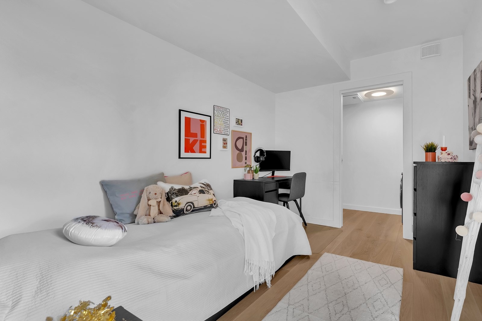 Rommet har direkte adkomst til innvendig bod. Galleribilde