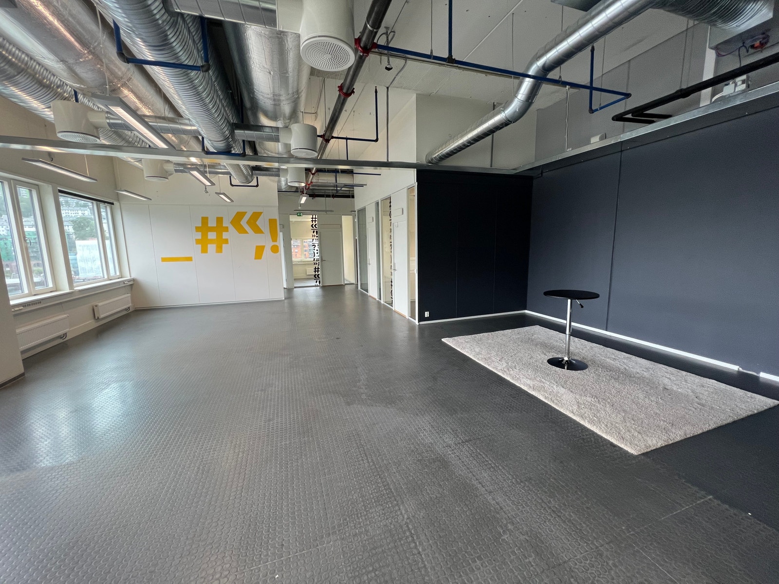 Kontorlokalene er åpne og luftige, med god takhøyde. Galleribilde