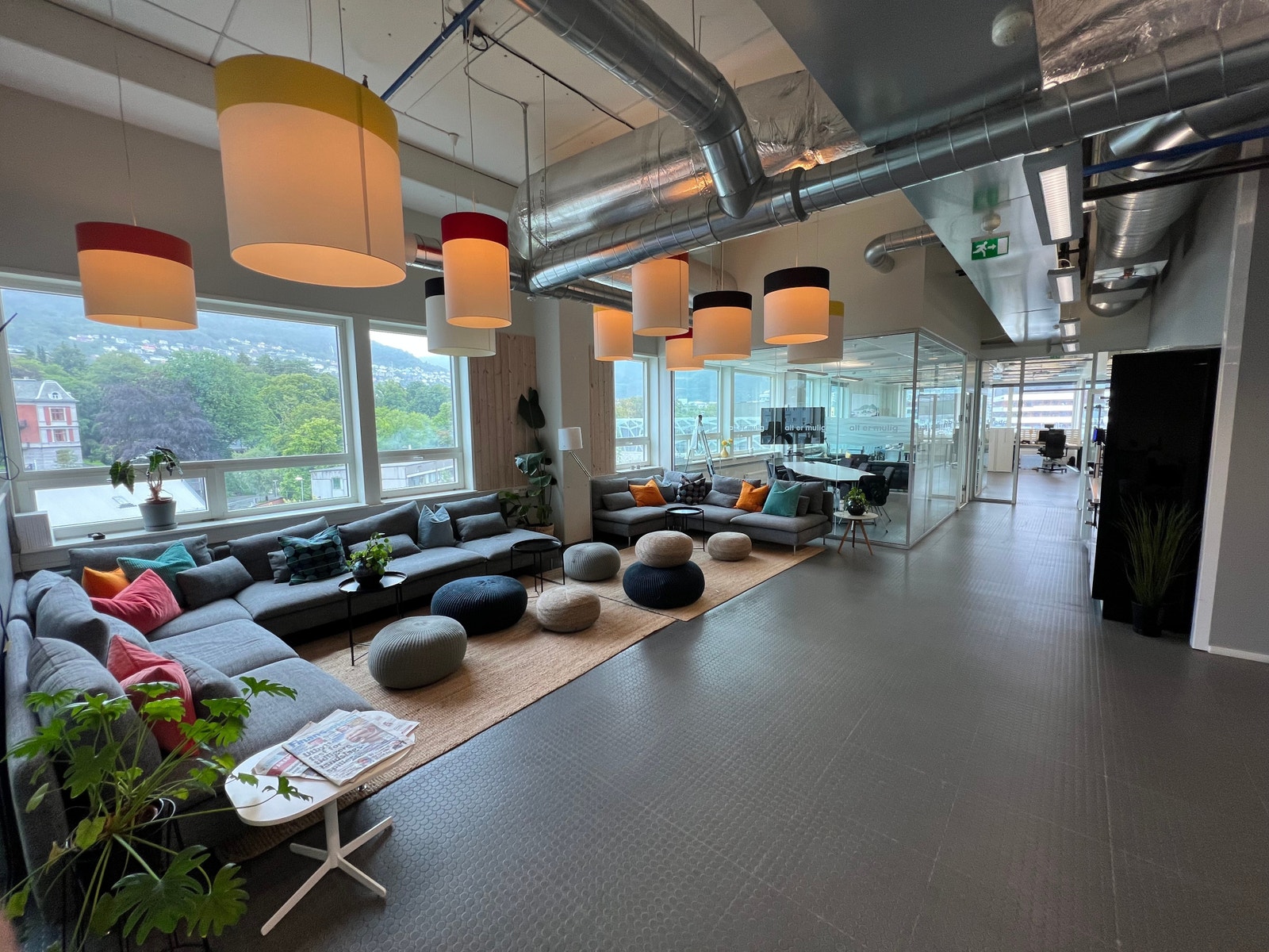 Forslag til møblering. Slik ser det ut i nabolokalene. Galleribilde