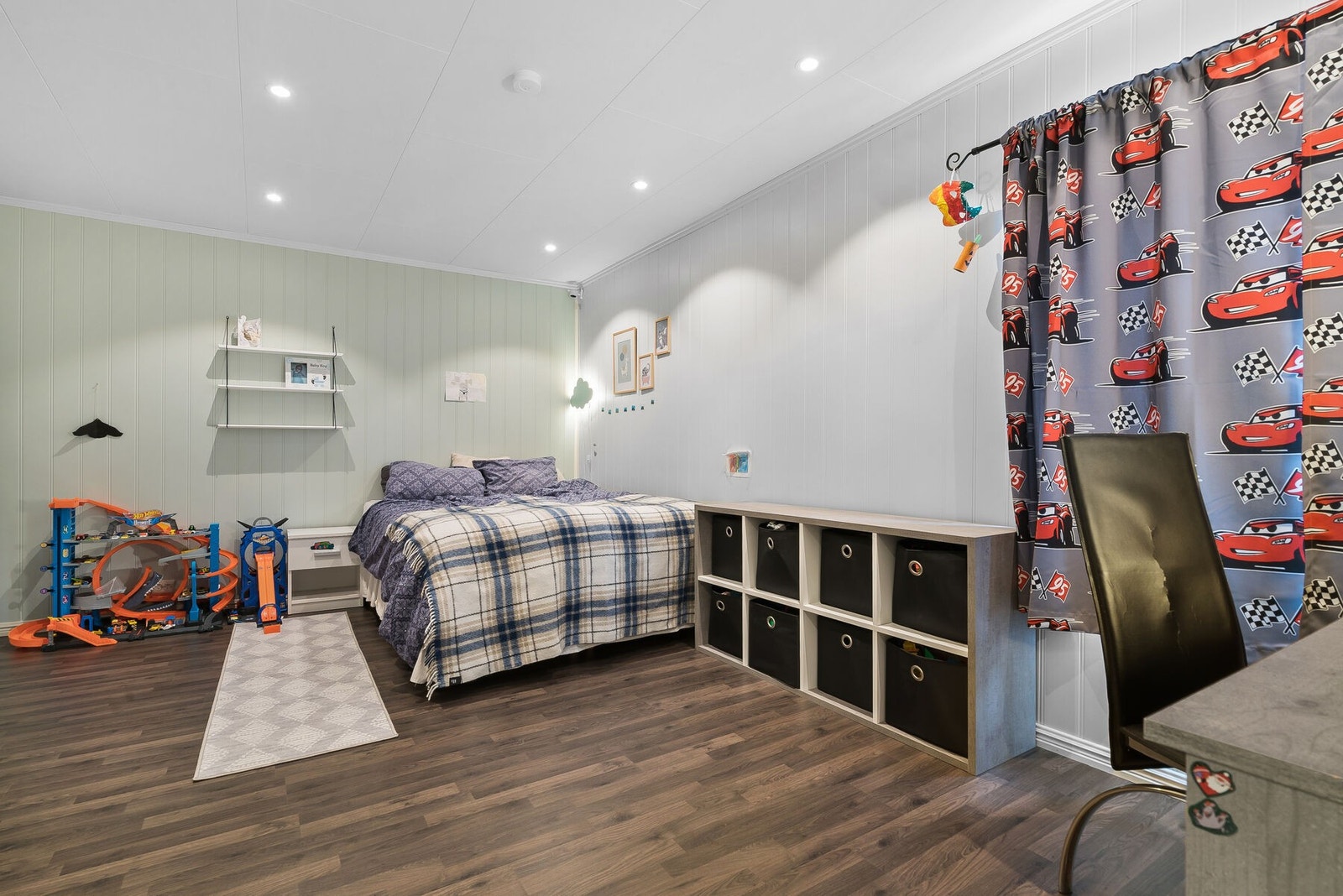 Stort og pent soverom. Galleribilde