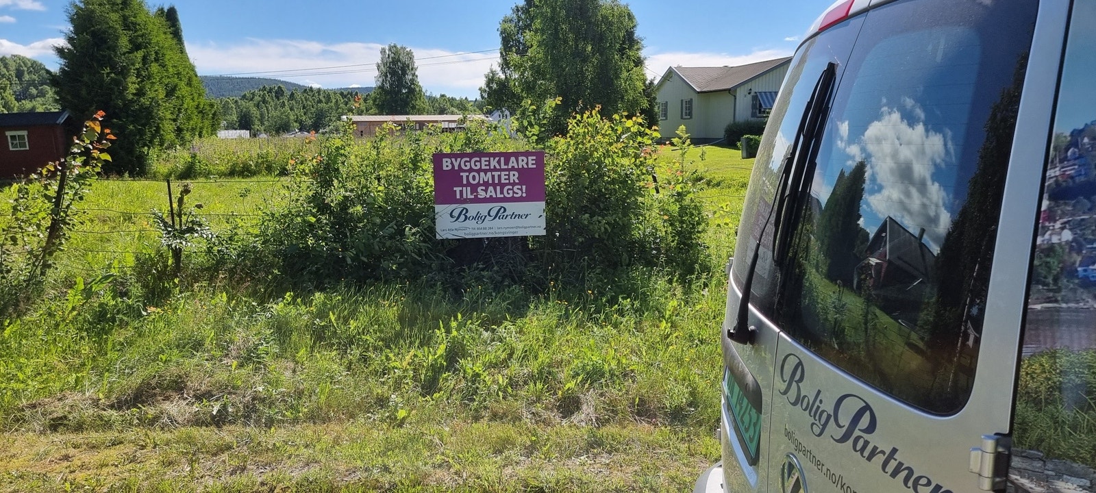 Skilt ved innkjøringen til Tomt 1. Galleribilde