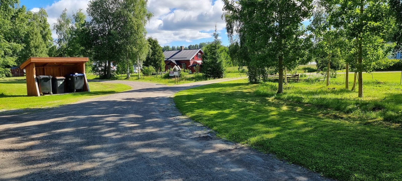 Innkjøring fra Stasjonsvegen Galleribilde