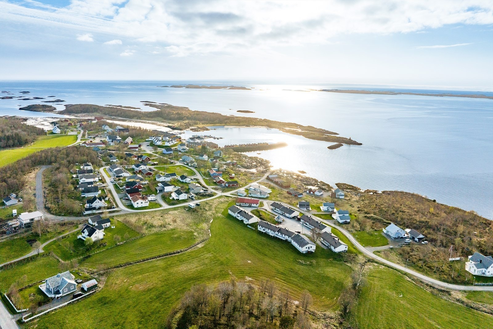 Velkommen til vakre Kjerringøy. Her kommer en fin mulighet til å realisere hyttedrømmen like ved Kjerringøy handelssted. Galleribilde