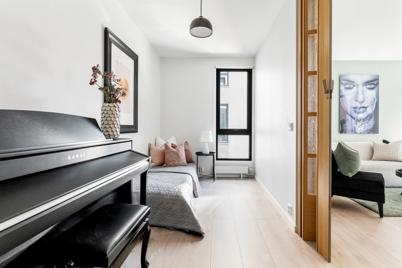 Med to soverom egner det ene seg ypperlig for gjesteværelse, barnerom eller hjemmekontor. Galleribilde