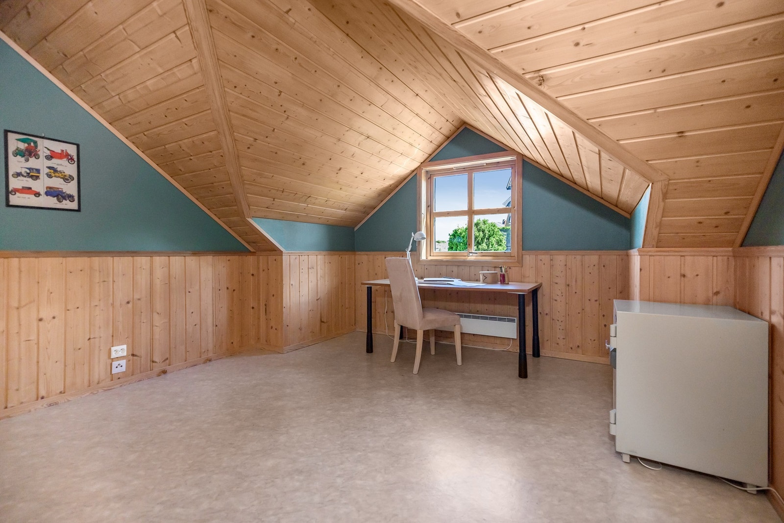 Loftstue, perfekt til hjemmekontor Galleribilde