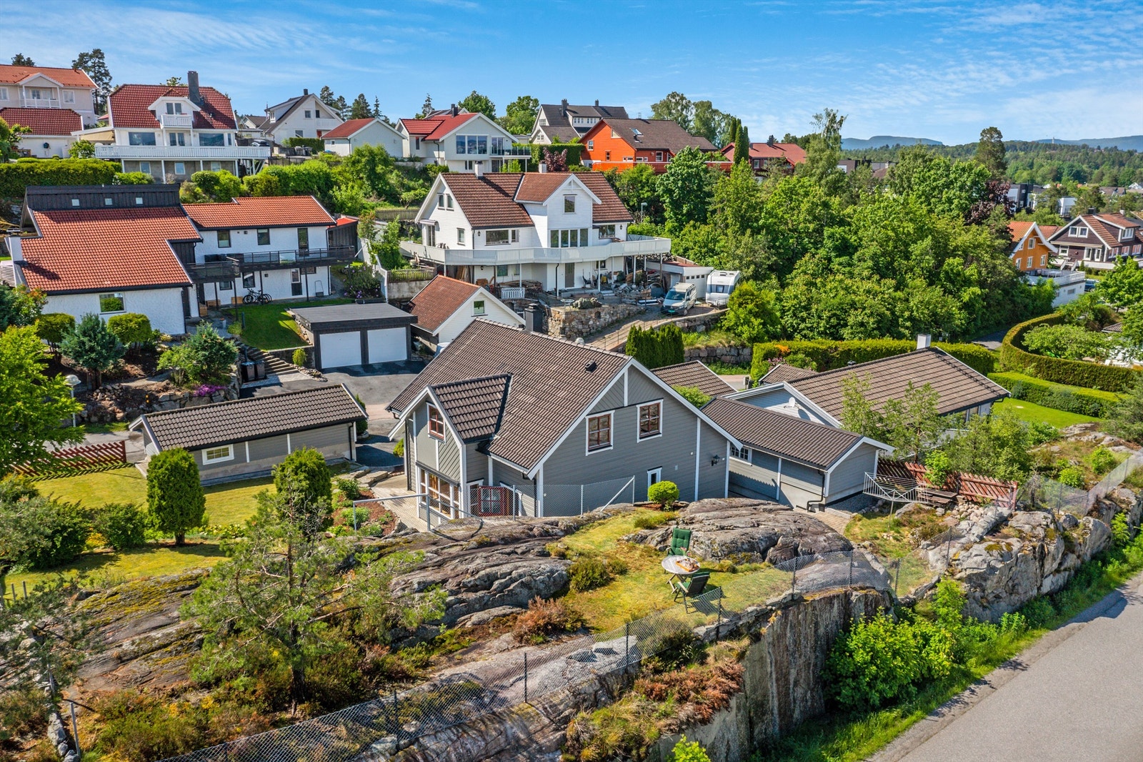 Boligen ligger i et populært område på Hellvik Galleribilde