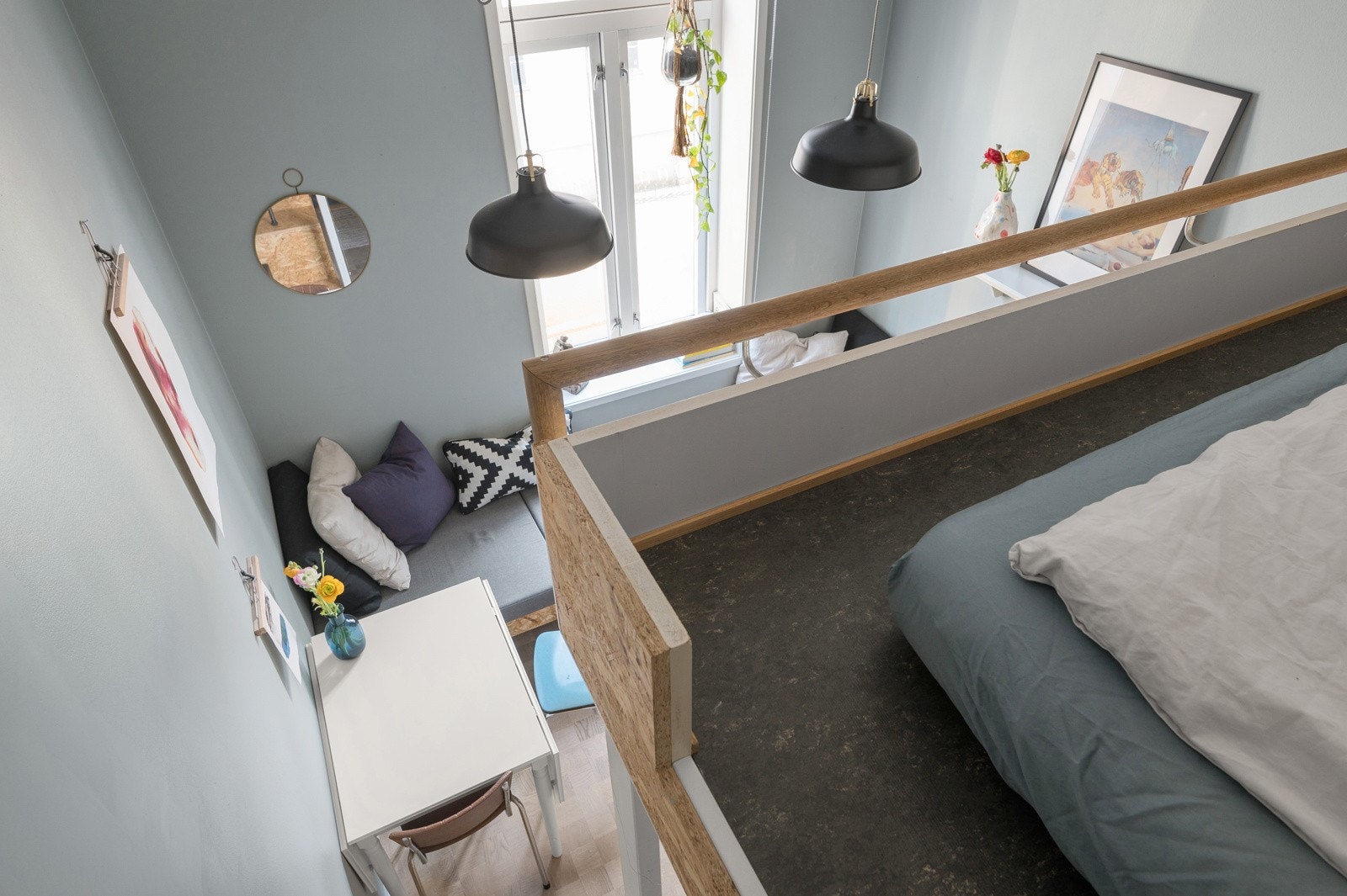 Fra hems ned mot stue/kjøkken Galleribilde