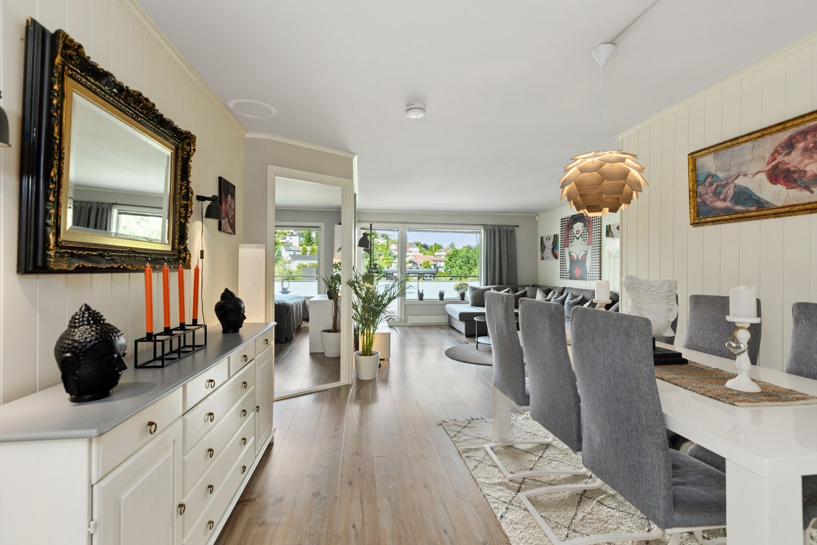 Leiligheten er lys og gjennomgående Galleribilde