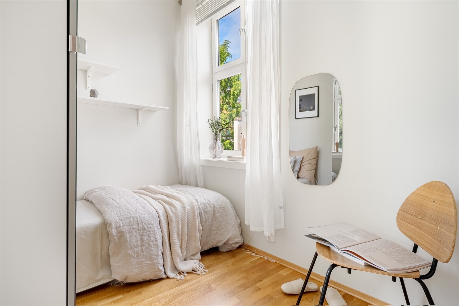 Lyst og pent soverom som også er av god størrelse. Galleribilde