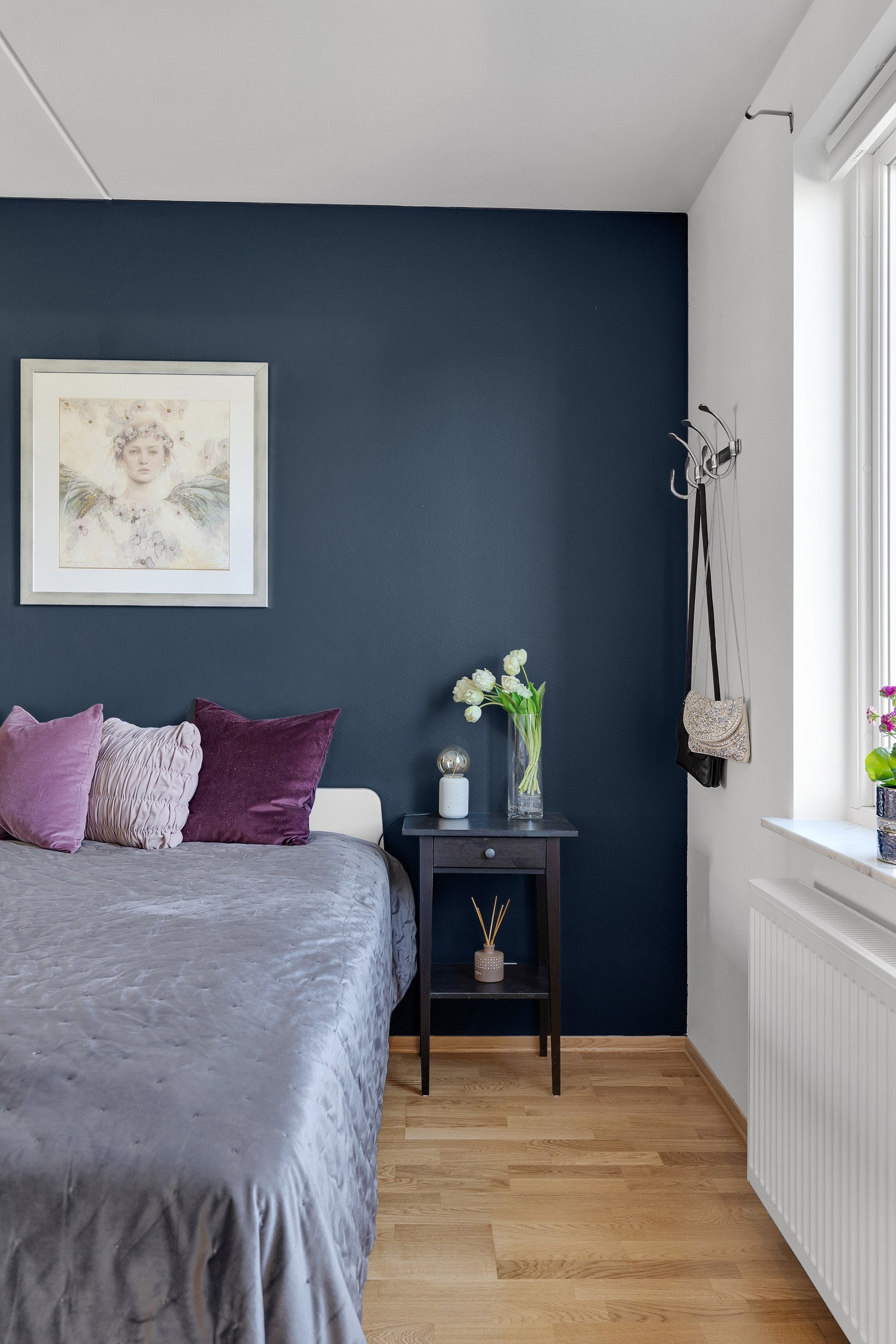 Fargen på overflatene skaper en sval ro som er perfekt til en god natts søvn. Galleribilde