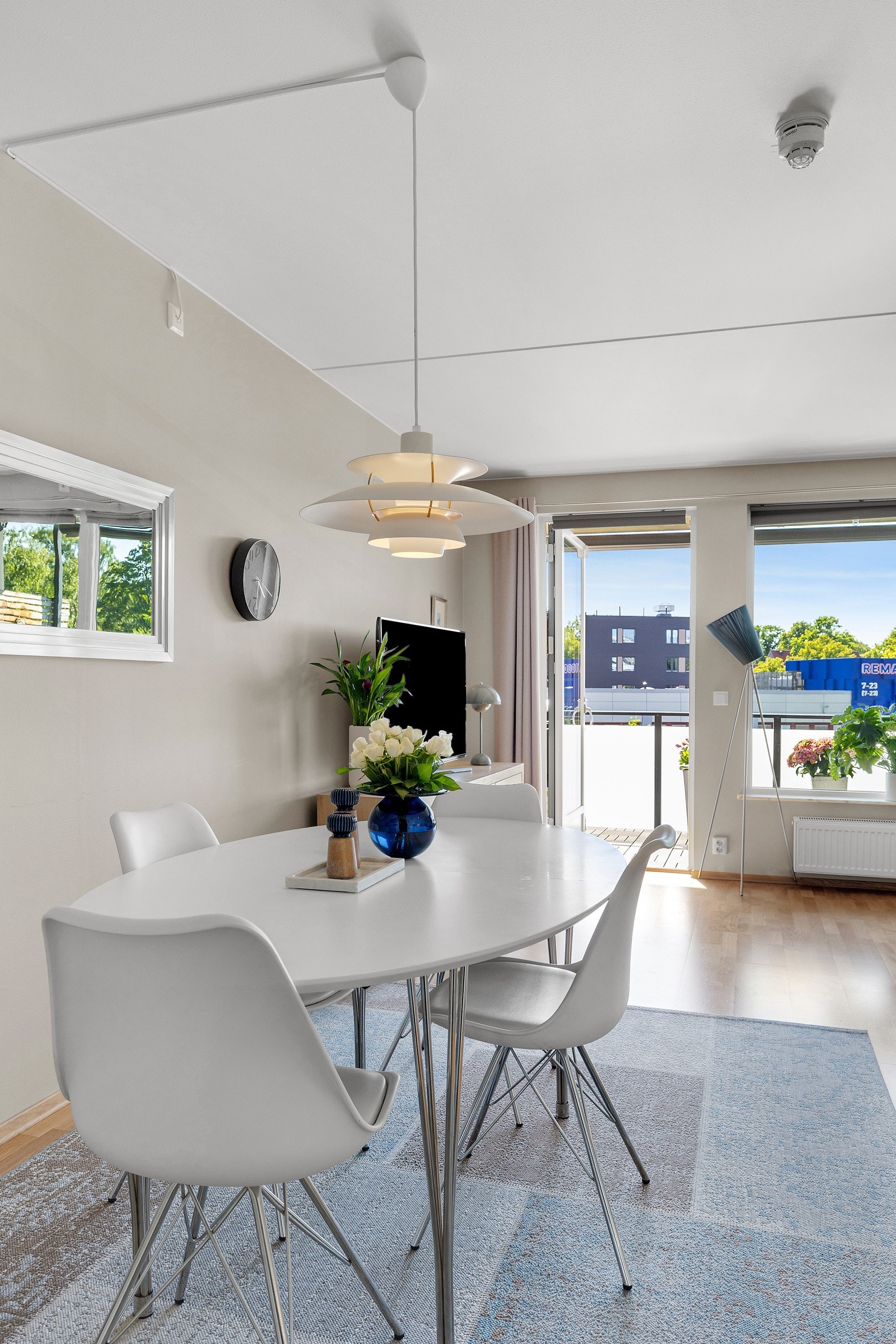 Det er god plass til spisebord i tilknytning til kjøkkenet. Galleribilde